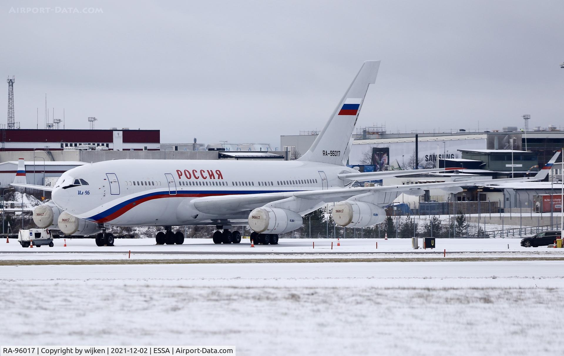 RA-96017, 2004 Ilyushin Il-96-300 C/N 74392302011, Ramp M