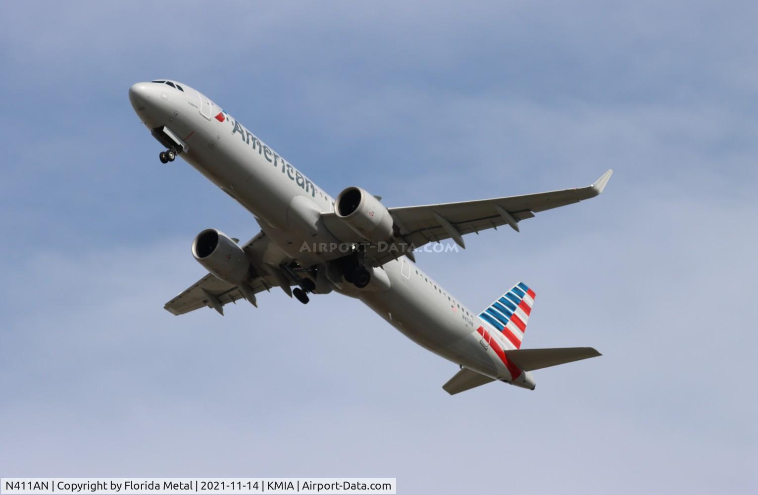 N411AN, 2020 Airbus A321-253NX C/N 9318, MIA 2021