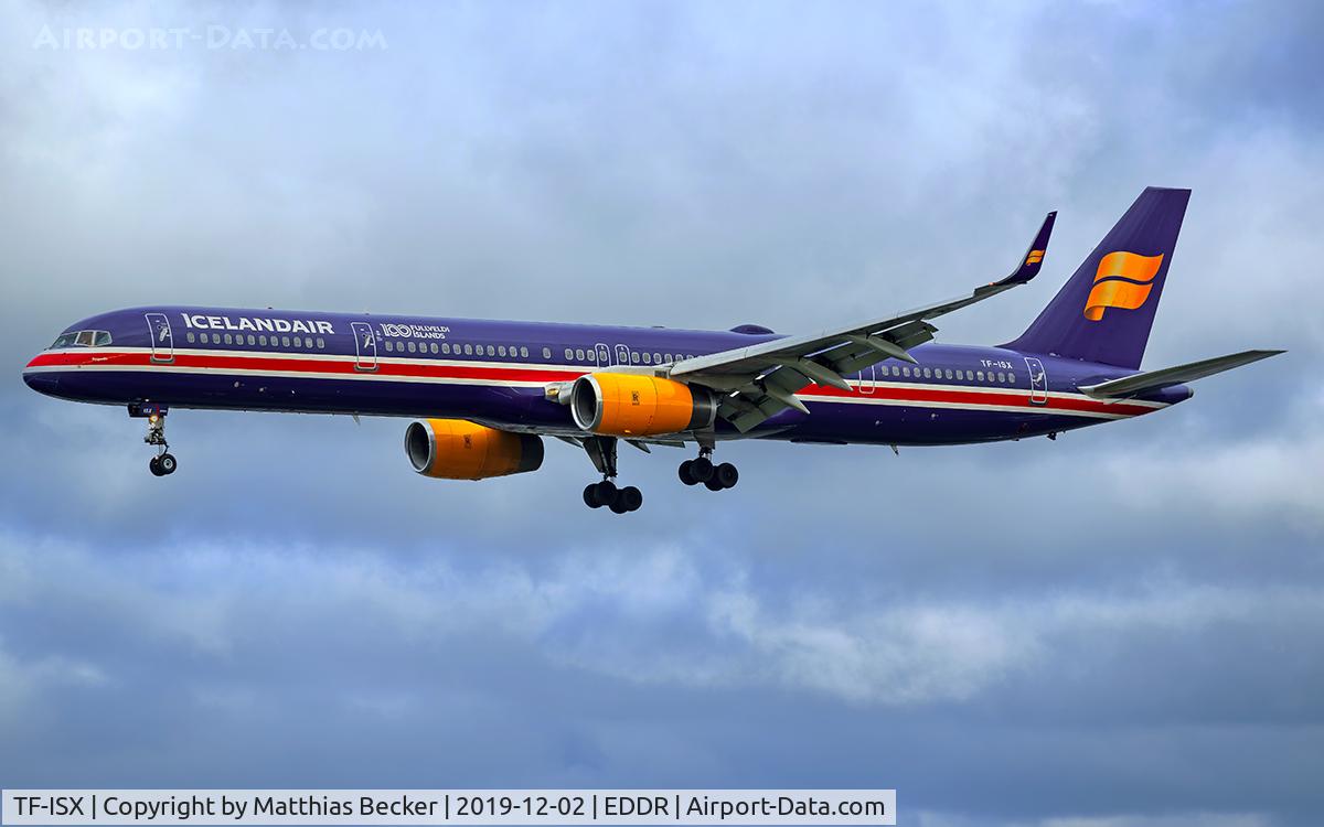 TF-ISX, 2000 Boeing 757-3E7 C/N 30179, TF-ISX
