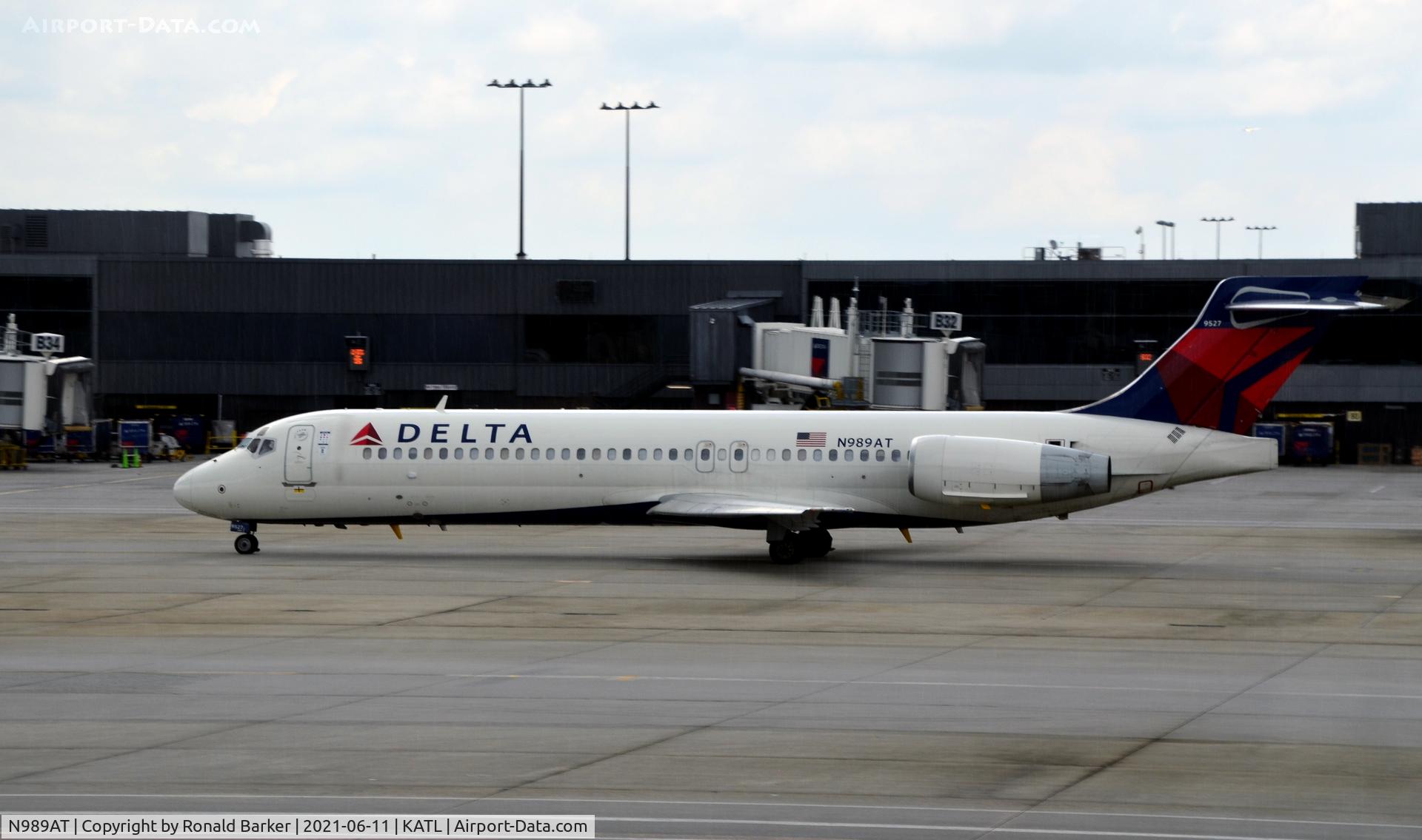 N989AT, 2001 Boeing 717-200 C/N 55152, Taxi ATL