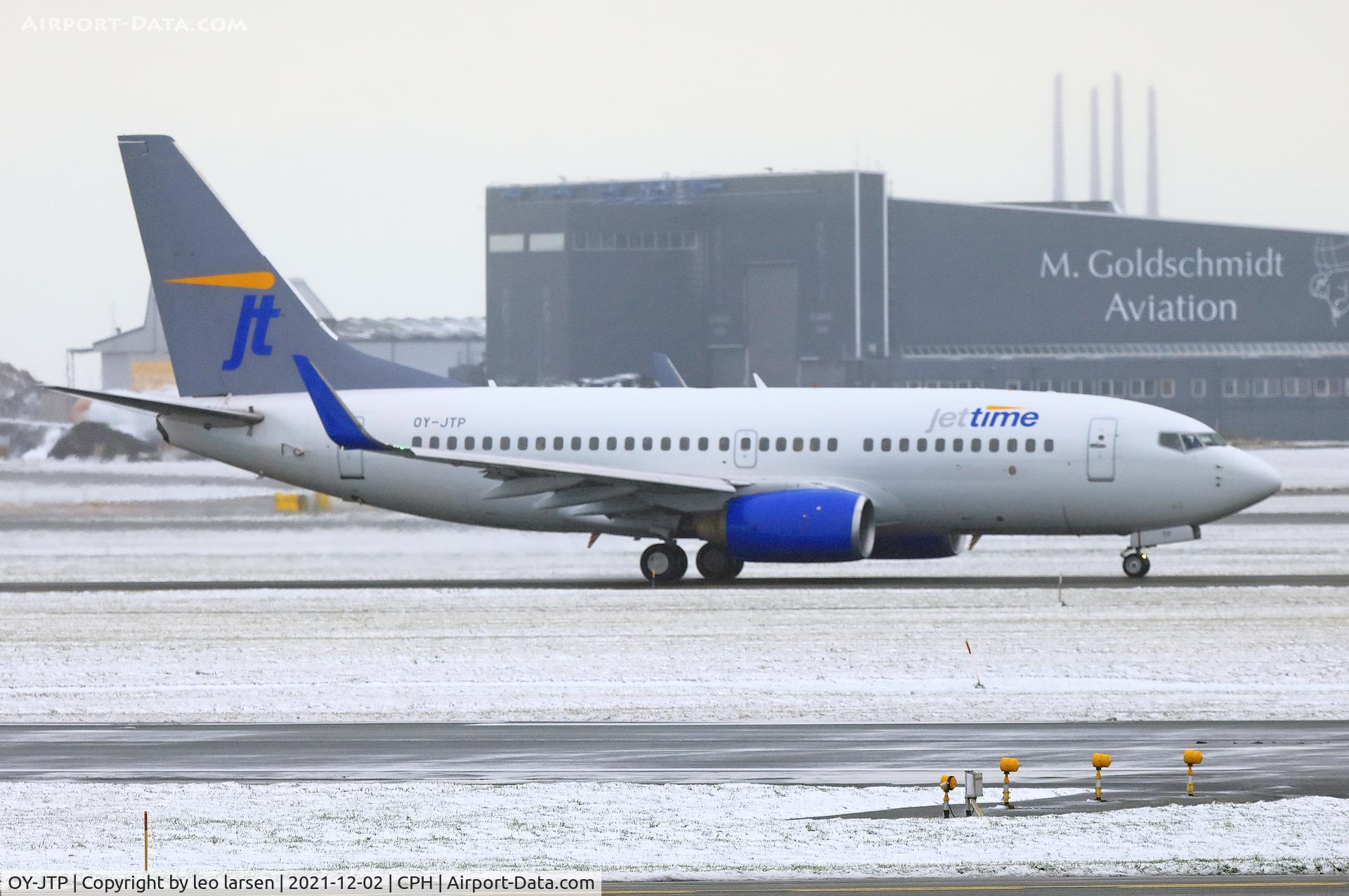 OY-JTP, 2005 Boeing 737-79L C/N 34022, Copenhagen 2.12.2021