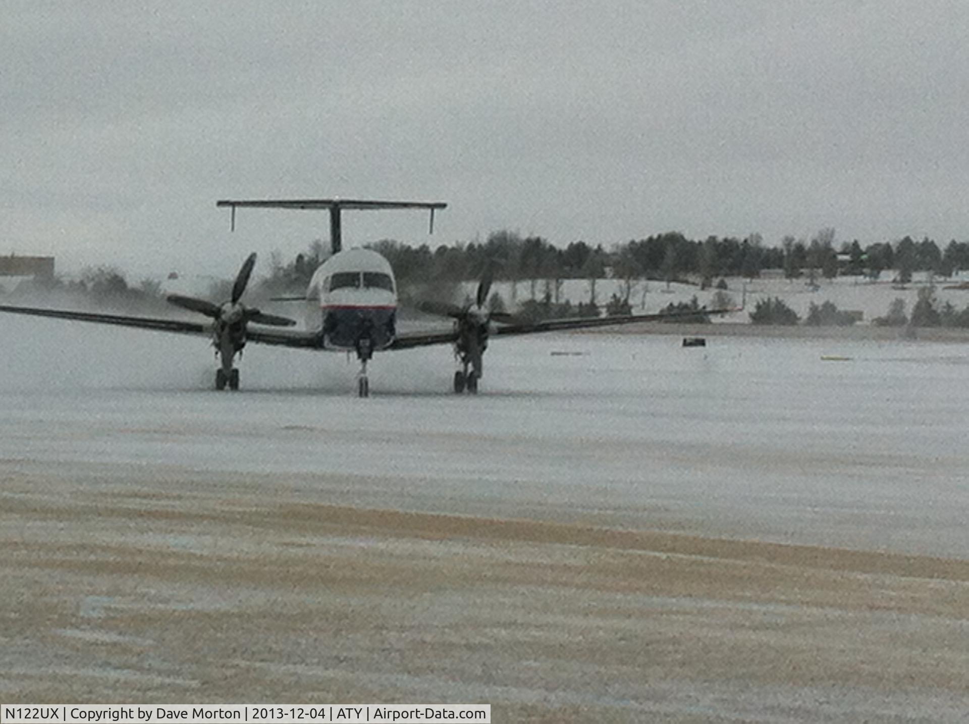 N122UX, 1994 Beech 1900D C/N UE-122, Watertown SD Regional Airport (ATY), 04 Dec. 2013