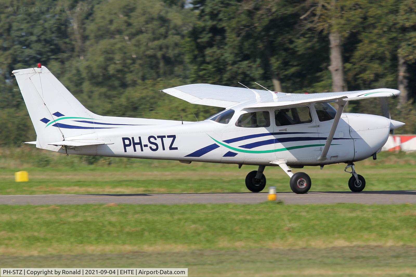 PH-STZ, 1997 Cessna C172S C/N 172-80246, at teuge