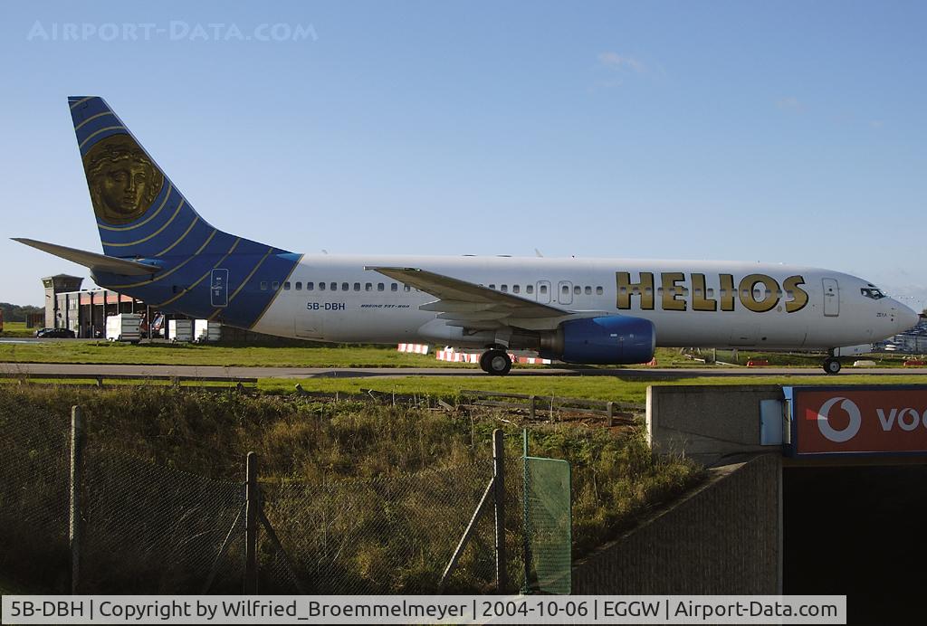 5B-DBH, 2001 Boeing 737-86N C/N 30806, At London-Luton, taxiing in after landing on runway 26.