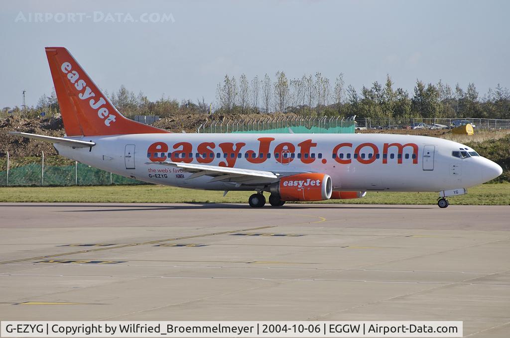 G-EZYG, 1998 Boeing 737-33V C/N 29331, Taxiing on Taxiway D to runway 26.