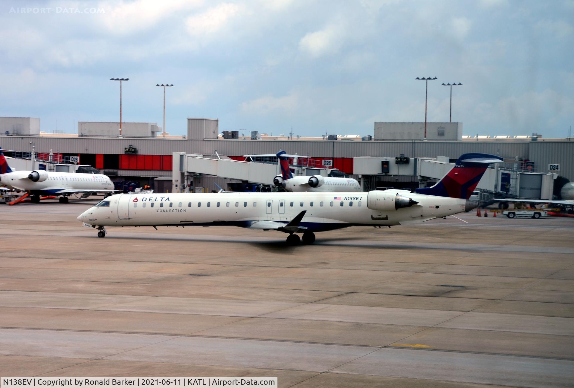 N138EV, 2010 Bombardier CRJ-900ER (CL-600-2D24) C/N 15235, Taxi to takeoff Atlanta