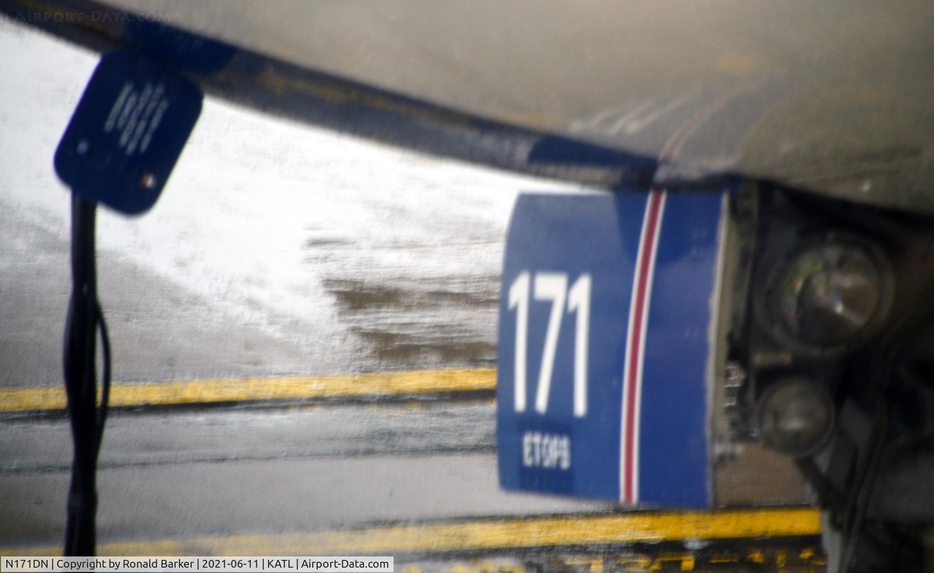 N171DN, 1990 Boeing 767-332 C/N 24759, Delta Fleet Number 171