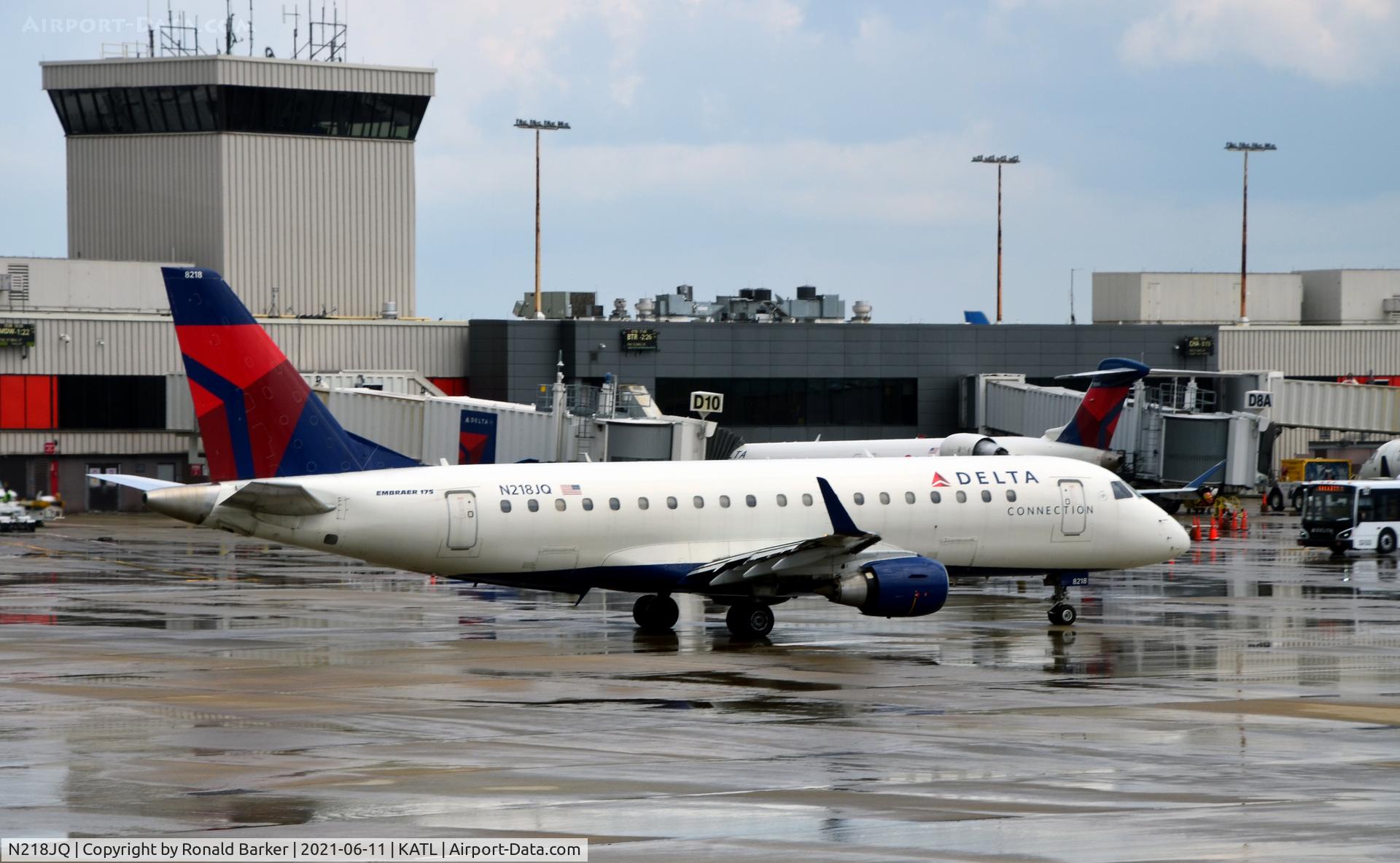 N218JQ, 2007 Embraer 175LR (ERJ-170-200LR) C/N 17000186, Taxi to takeoff Atlanta