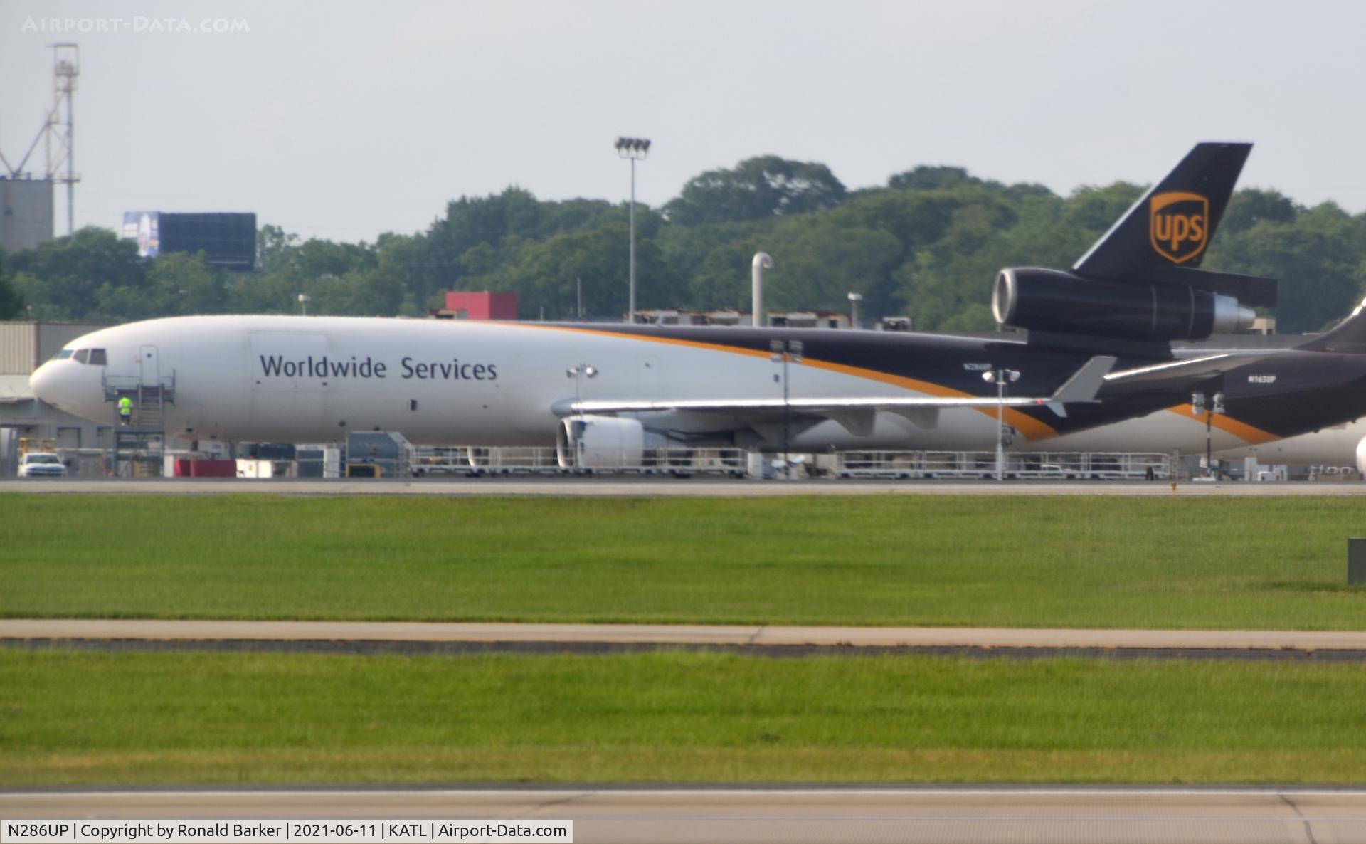 N286UP, 1991 McDonnell Douglas MD-11F C/N 48453, Parked Atlanta