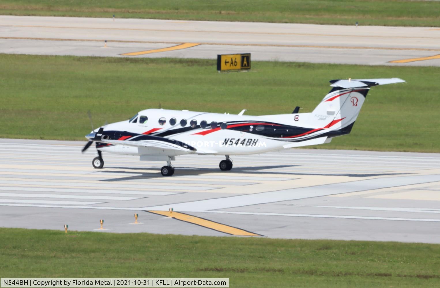 N544BH, 2021 Beechcraft King Air B350 C/N FL-1254, FLL 2021