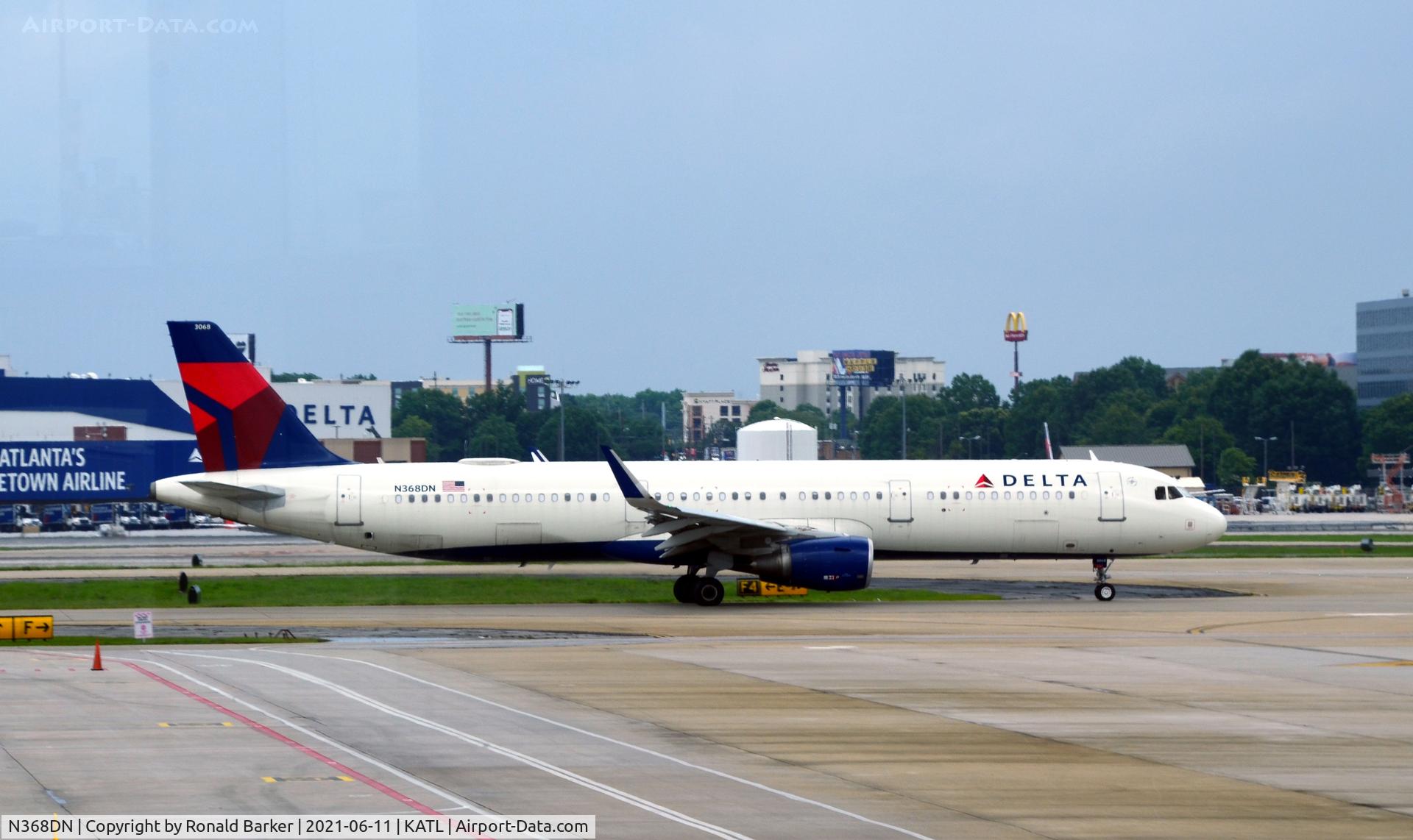 N368DN, 2019 Airbus A321-211 C/N 8695, Taxi Atlanta
