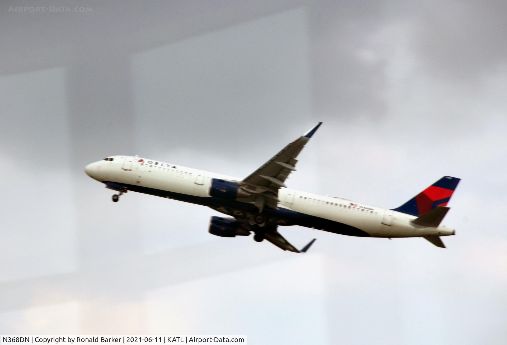 N368DN, 2019 Airbus A321-211 C/N 8695, Takeoff Atlanta