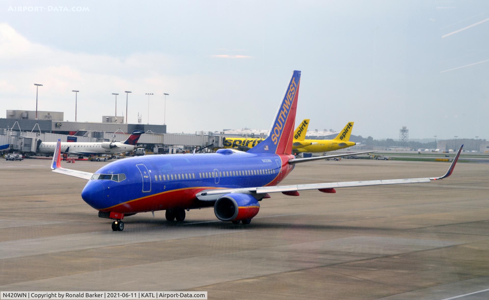 N420WN, 2001 Boeing 737-7H4 C/N 29825, Taxi Atlanta