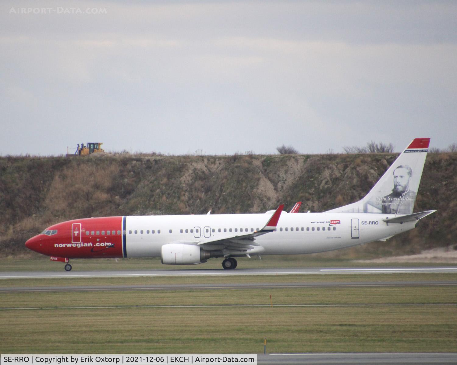 SE-RRO, 2011 Boeing 737-8JP C/N 40868, SE-RRO taking off rw 04R