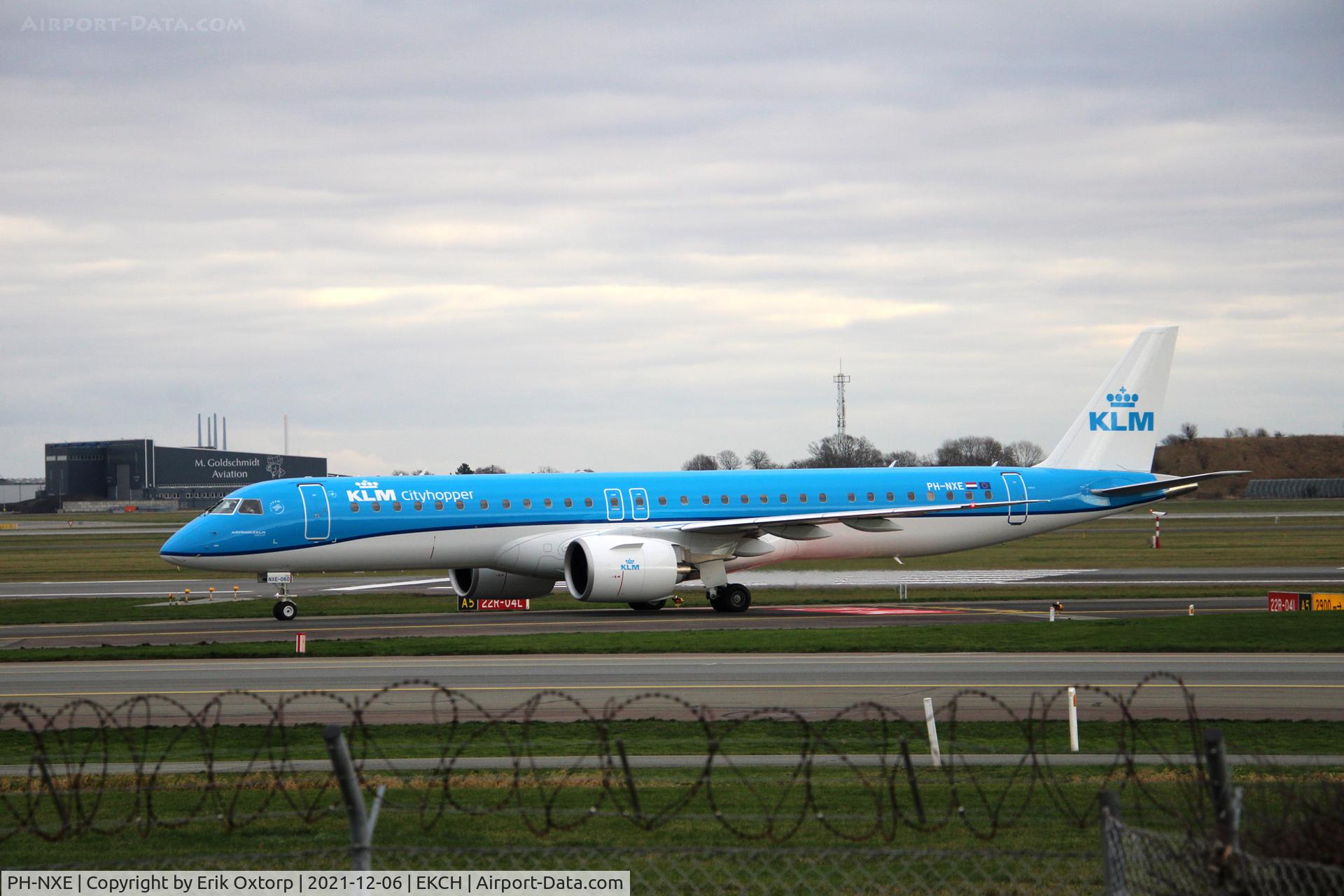 PH-NXE, 2021 Embraer ERJ-195-E2 (ERJ-190-400 STD) C/N 19020060, PH-NXE landed rw 04L