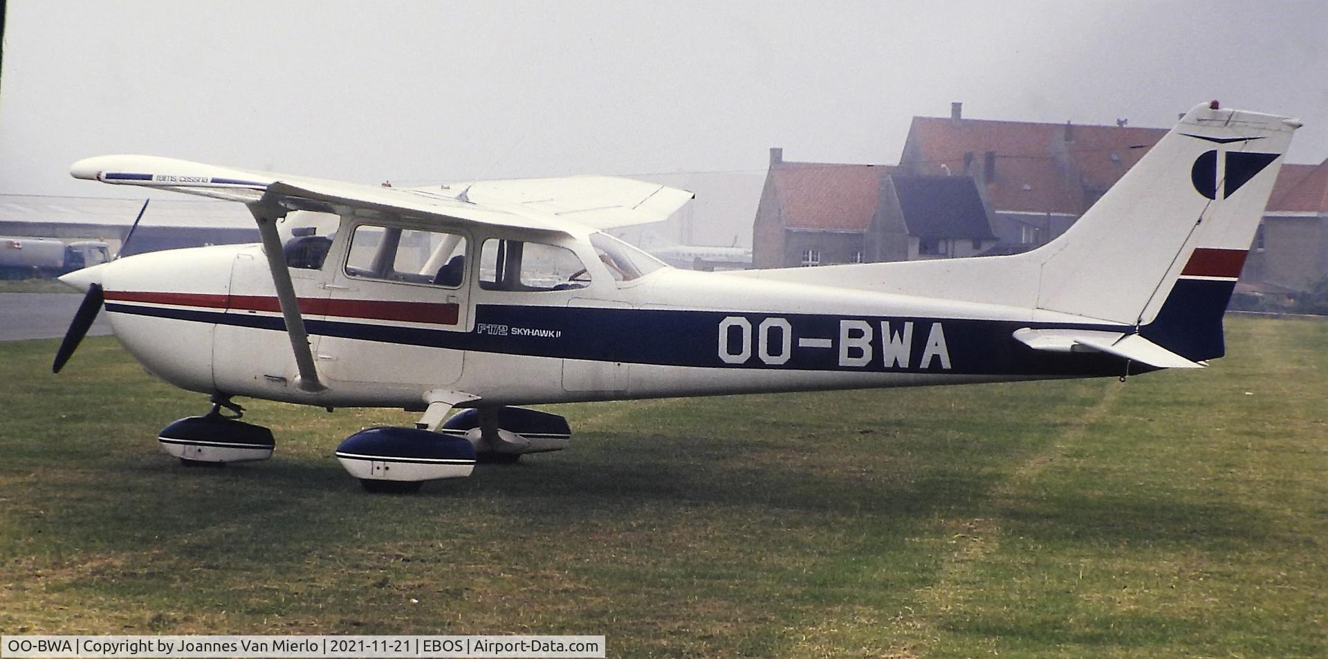 OO-BWA, 1977 Reims F172N Skyhawk C/N 1584, Slide scan