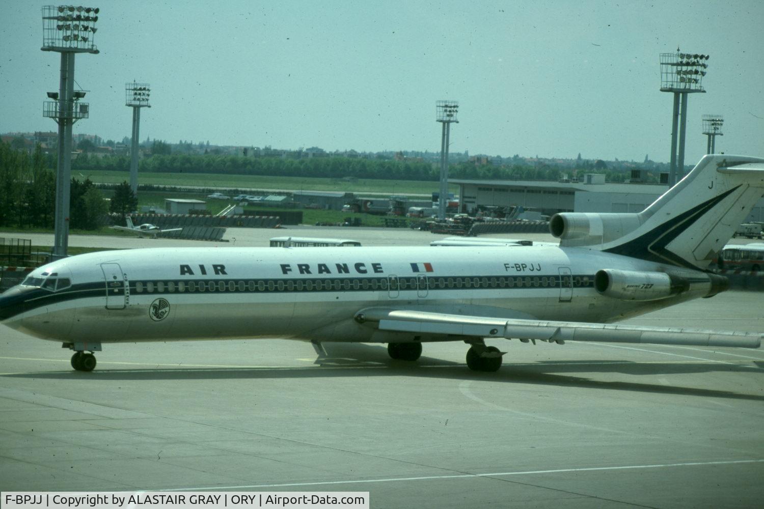 F-BPJJ, 1969 Boeing 727-228 C/N 20075, Old colour scheme at Orly