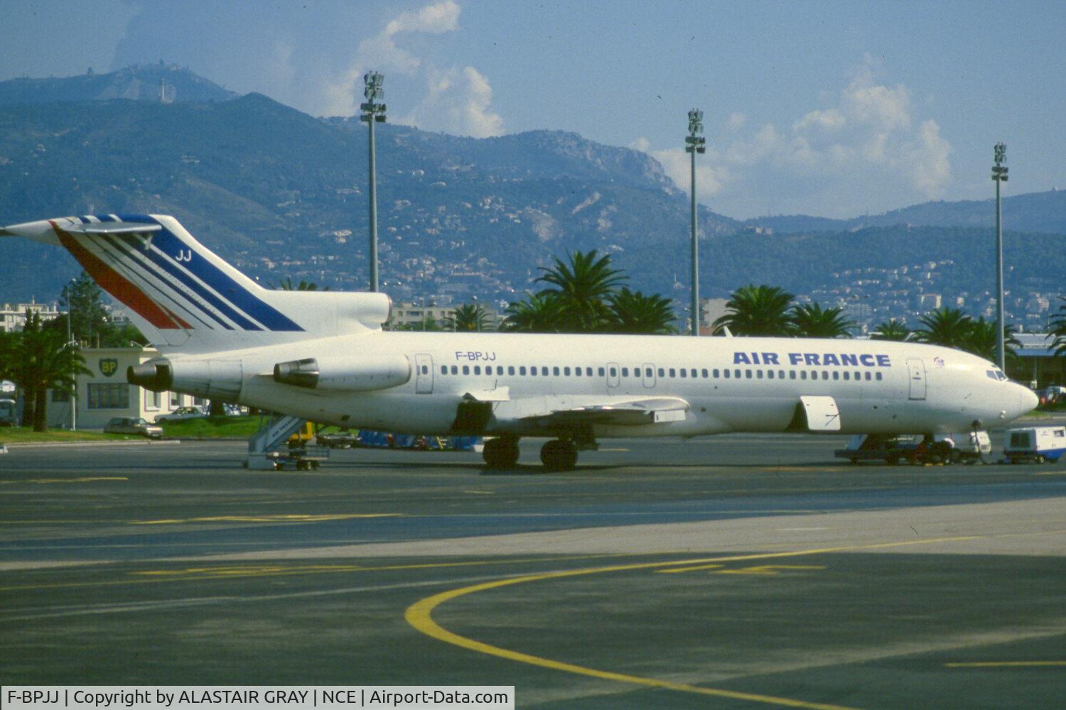 F-BPJJ, 1969 Boeing 727-228 C/N 20075, Same aircraft now in the new Air France colour scheme