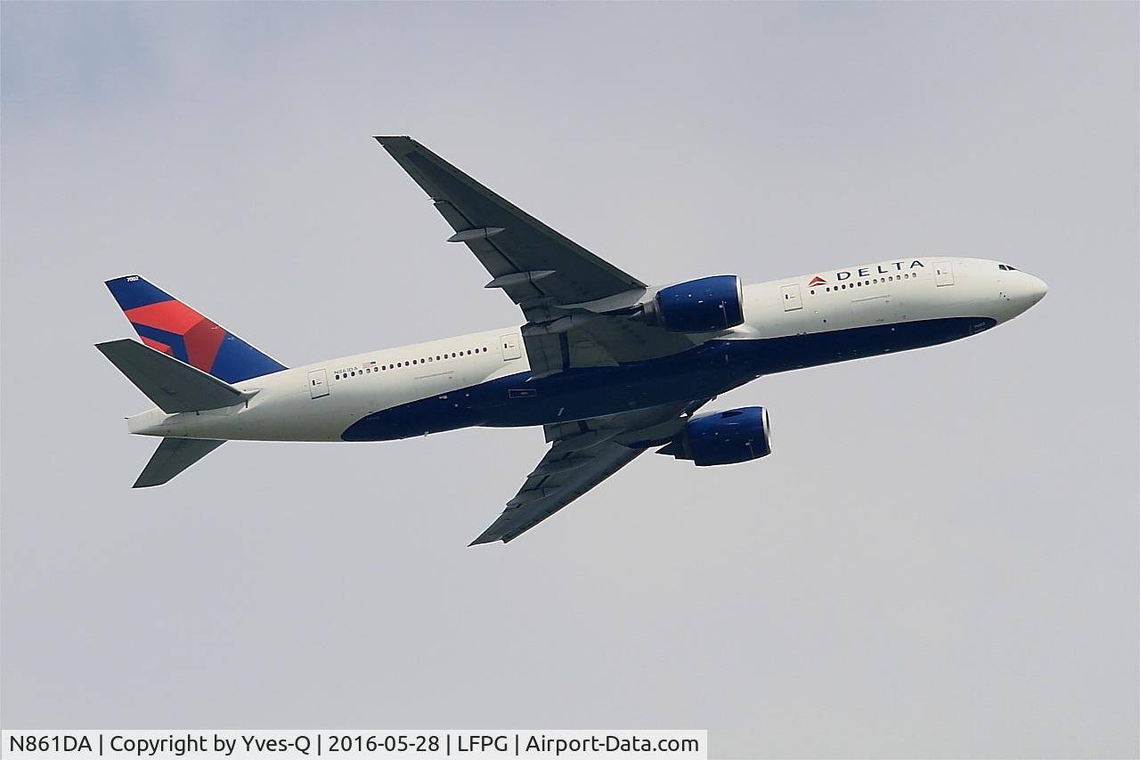 N861DA, 1999 Boeing 777-232 C/N 29952, Boeing 777-232, Take off rwy 06R, Roissy Charles De Gaulle airport (LFPG-CDG)