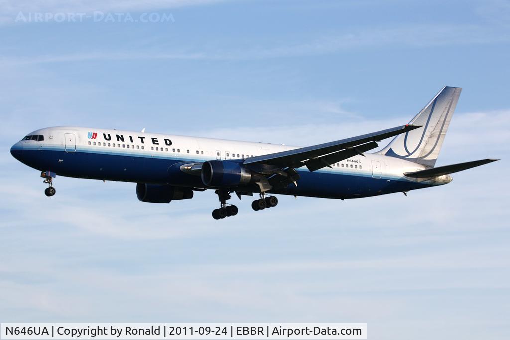 N646UA, 1992 Boeing 767-322/ER C/N 25283, at bru