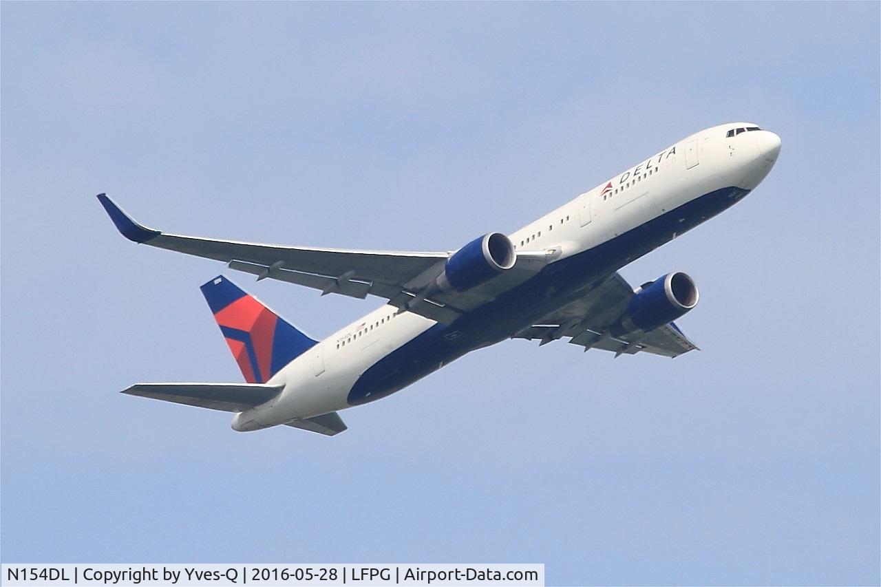 N154DL, 1991 Boeing 767-3P6 C/N 25241, Boeing 767-3P6, Climbing from rwy 06R, Roissy Charles De Gaulle airport (LFPG-CDG)