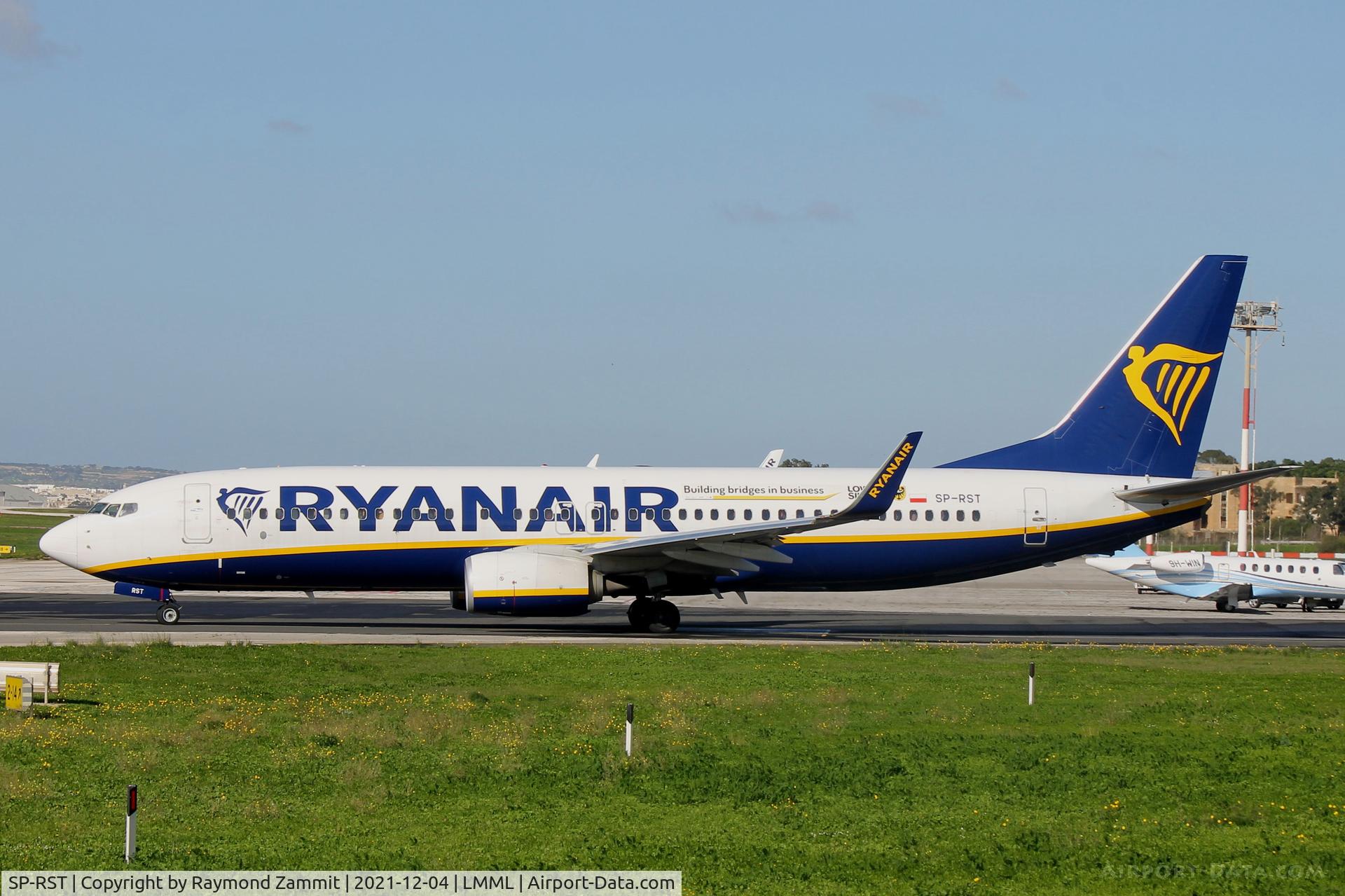 SP-RST, 2017 Boeing 737-800 C/N 44775, B737-800 SP-RST Ryanair Sun
