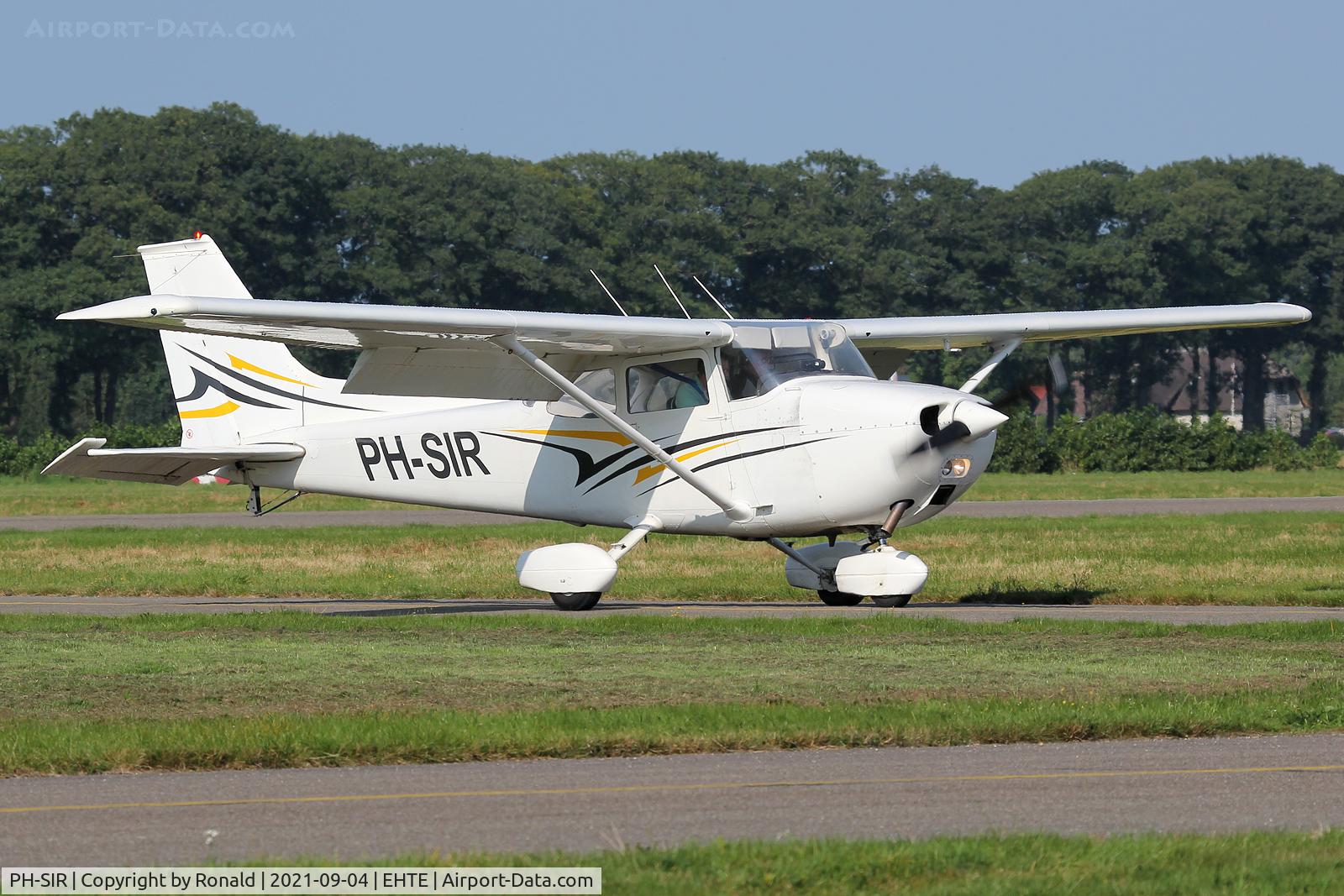 PH-SIR, Reims F172M Skyhawk C/N 1263, at teuge
