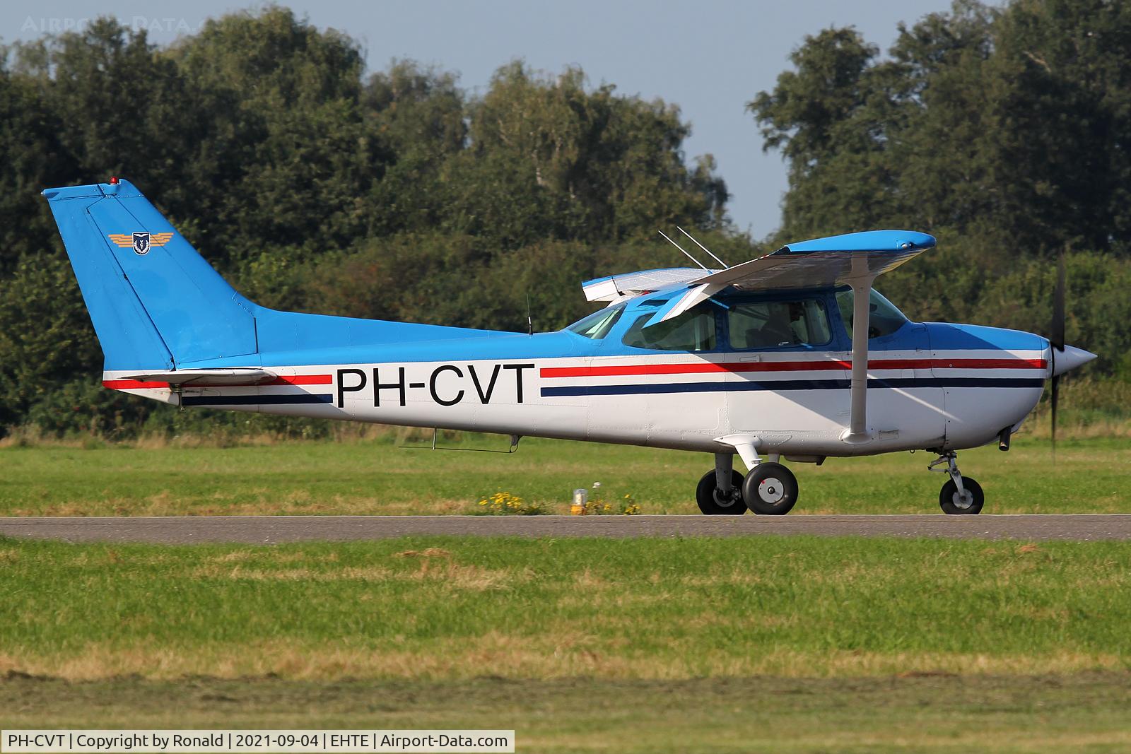 PH-CVT, Cessna 172P C/N 17275333, at teuge