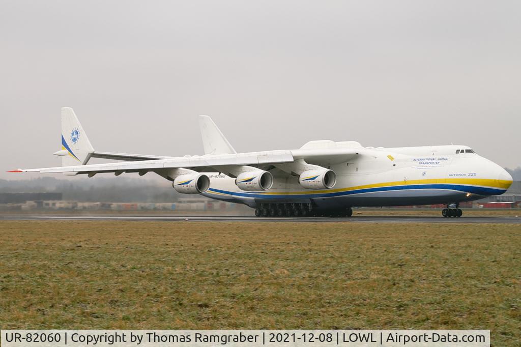 UR-82060, 1988 Antonov An-225 Mriya C/N 19530503763, Antonov Airlines Antonov An-225