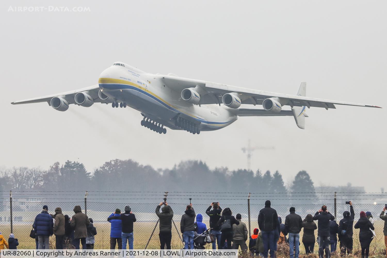 UR-82060, 1988 Antonov An-225 Mriya C/N 19530503763, Antonov Airlines An-225