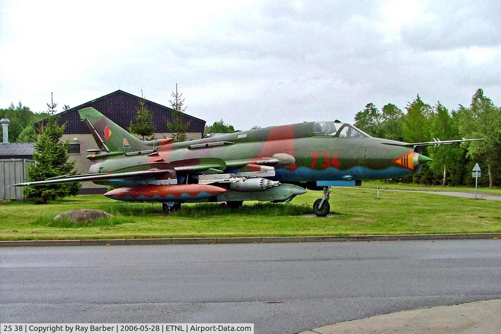 25 38, Sukhoi Su-22M-4K Fitter C/N 31205, 734   (25+38) Sukhoi Su-22M-4K Fitter [31205] (Ex German Air Force) Rostock-Laage~D 20/05/2006. Although allocated the German Air Force markings maintained its former East German Air Force marks.