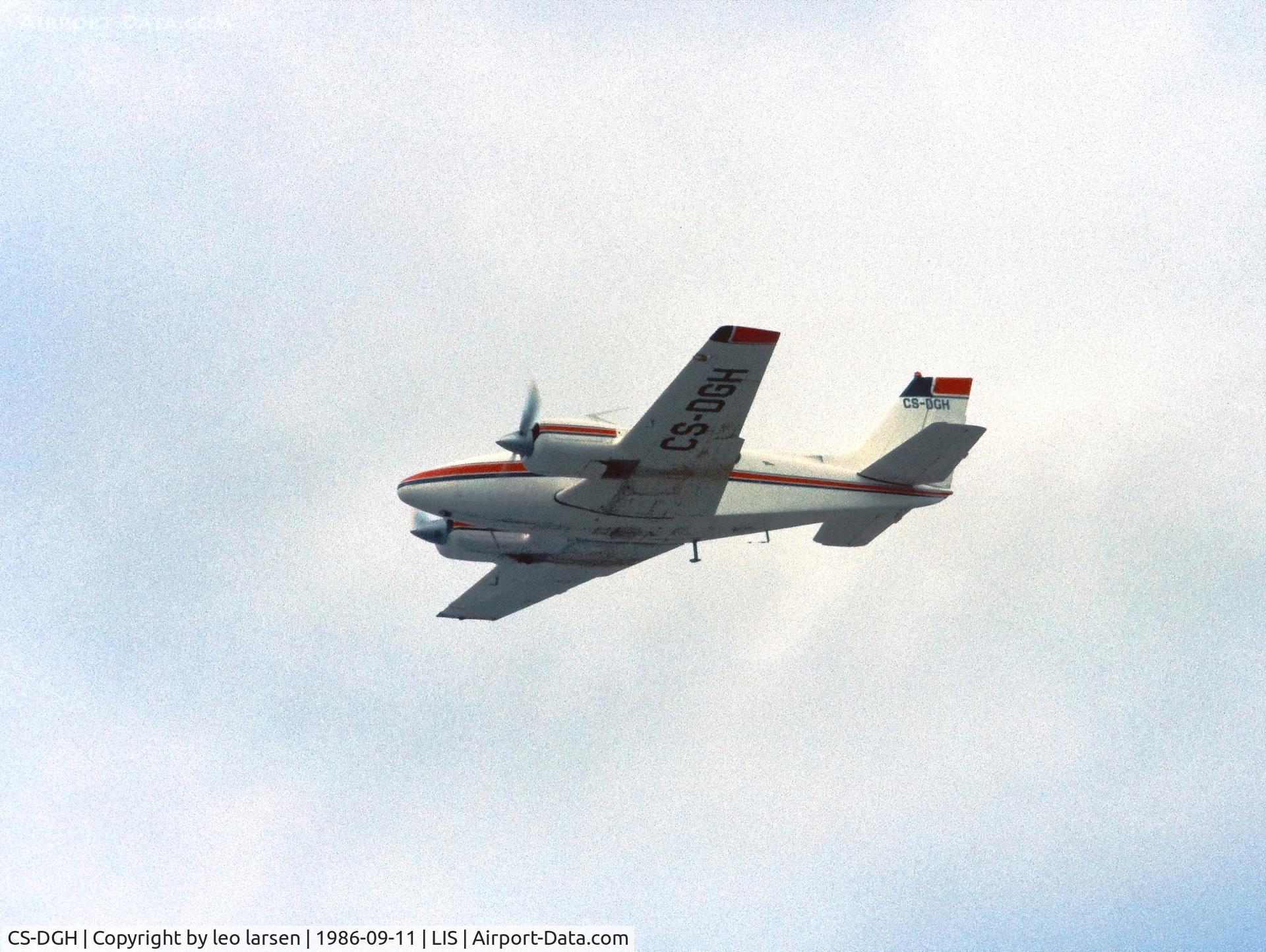 CS-DGH, 1969 Beech 95-D55 Baron C/N TE-684, Lisboa 11.9.1986