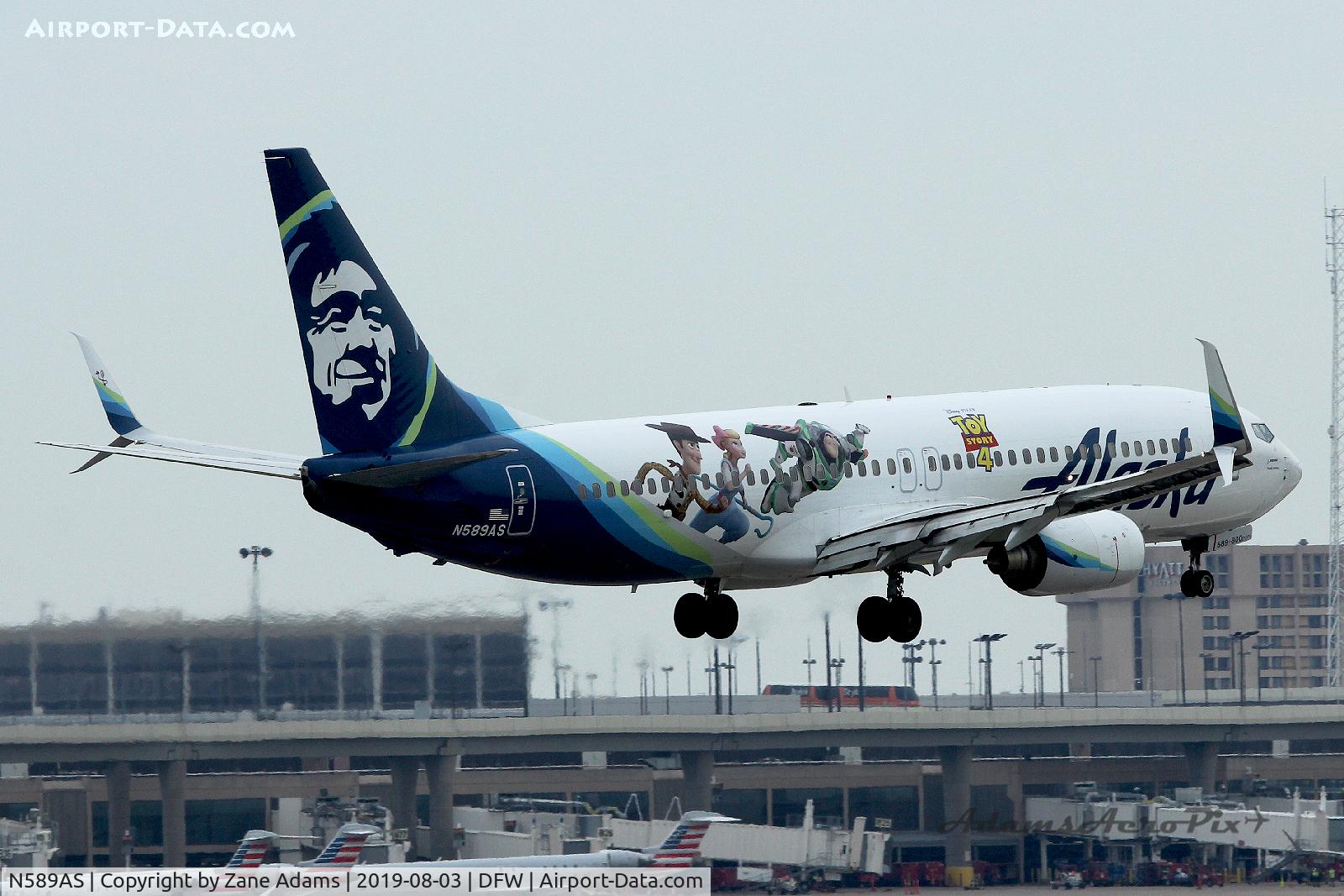 N589AS, 2007 Boeing 737-890 C/N 35686, Arriving at DFW Airport