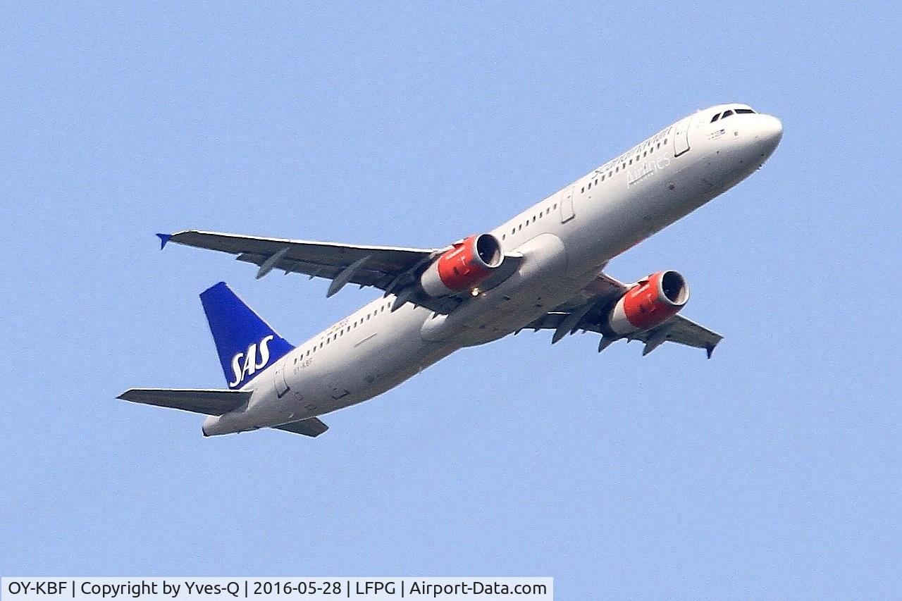 OY-KBF, 2002 Airbus A321-232 C/N 1807, Airbus A321-232, Climbing from rwy 06R, Roissy Charles De Gaulle airport (LFPG-CDG)