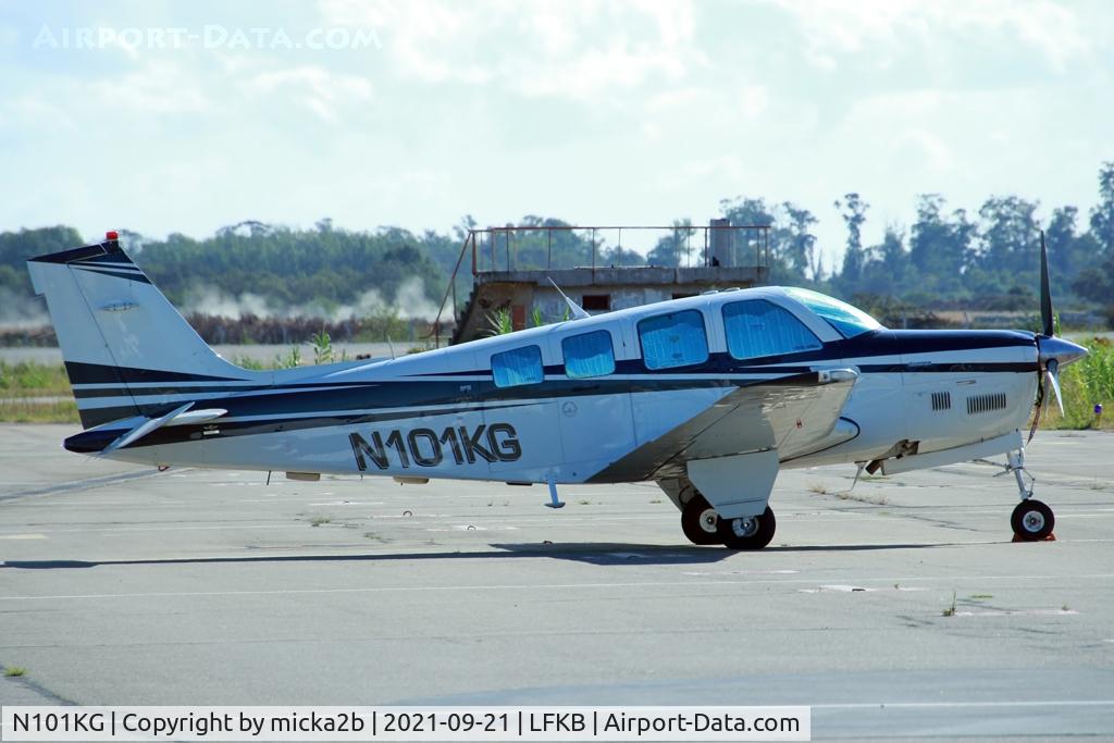 N101KG, 1983 Beech B36TC Bonanza C/N EA-392, Parked