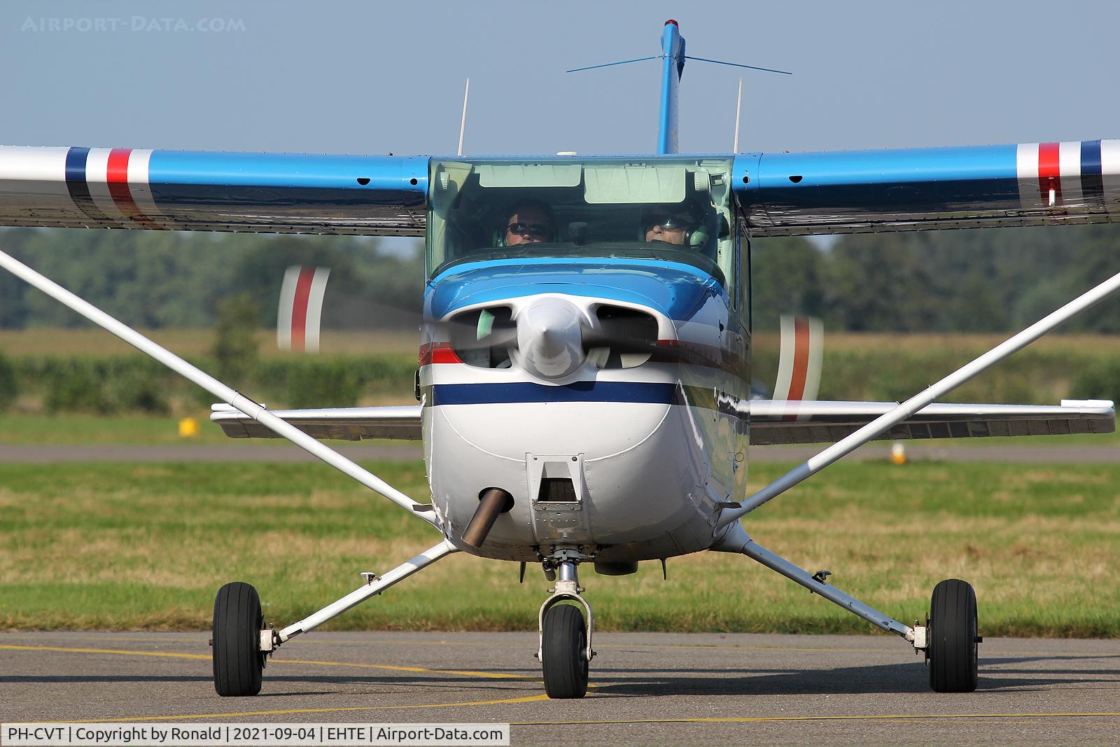 PH-CVT, Cessna 172P C/N 17275333, at teuge