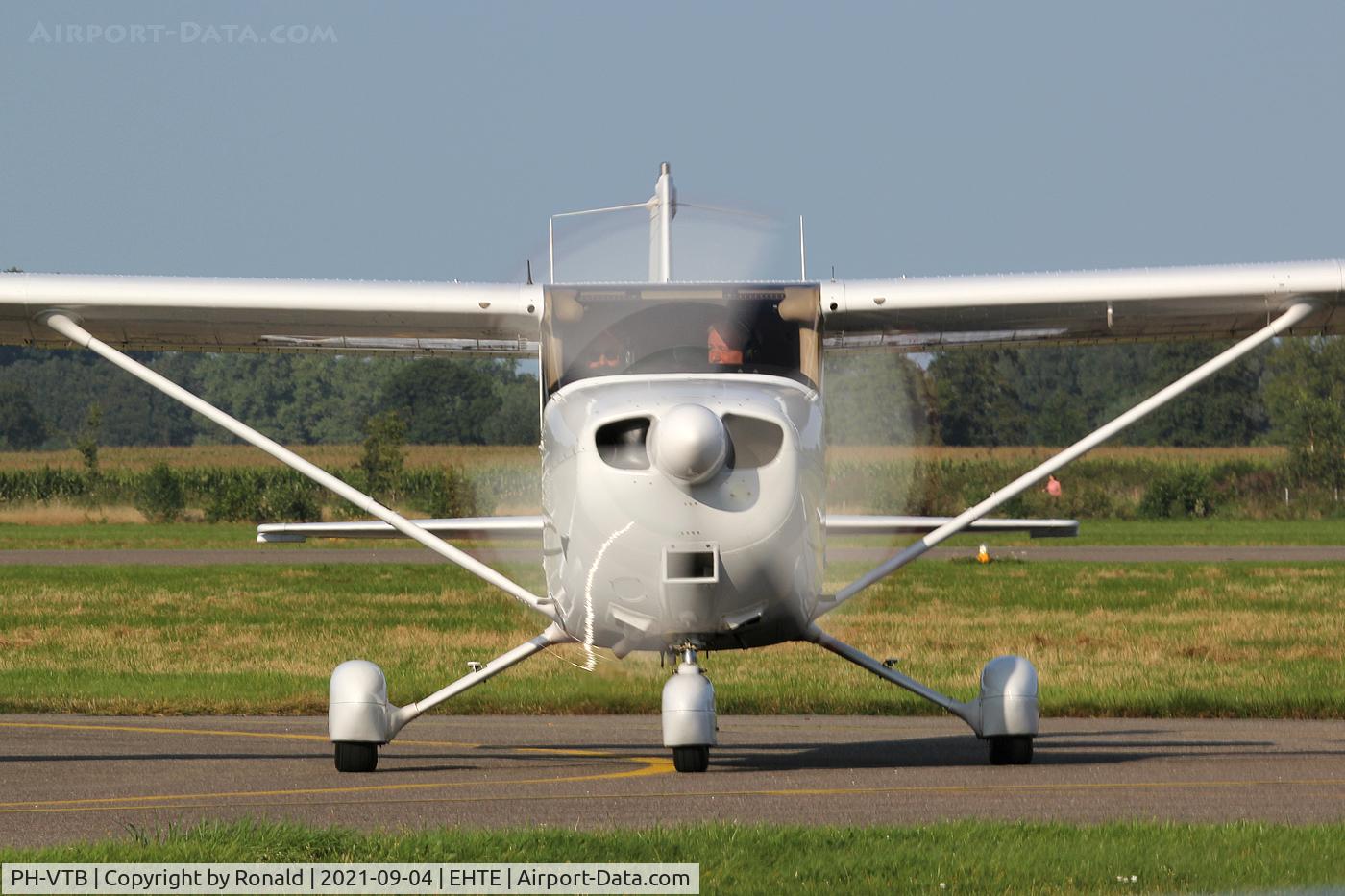 PH-VTB, 2007 Cessna 172S Skyhawk SP C/N 172S10597, at teuge
