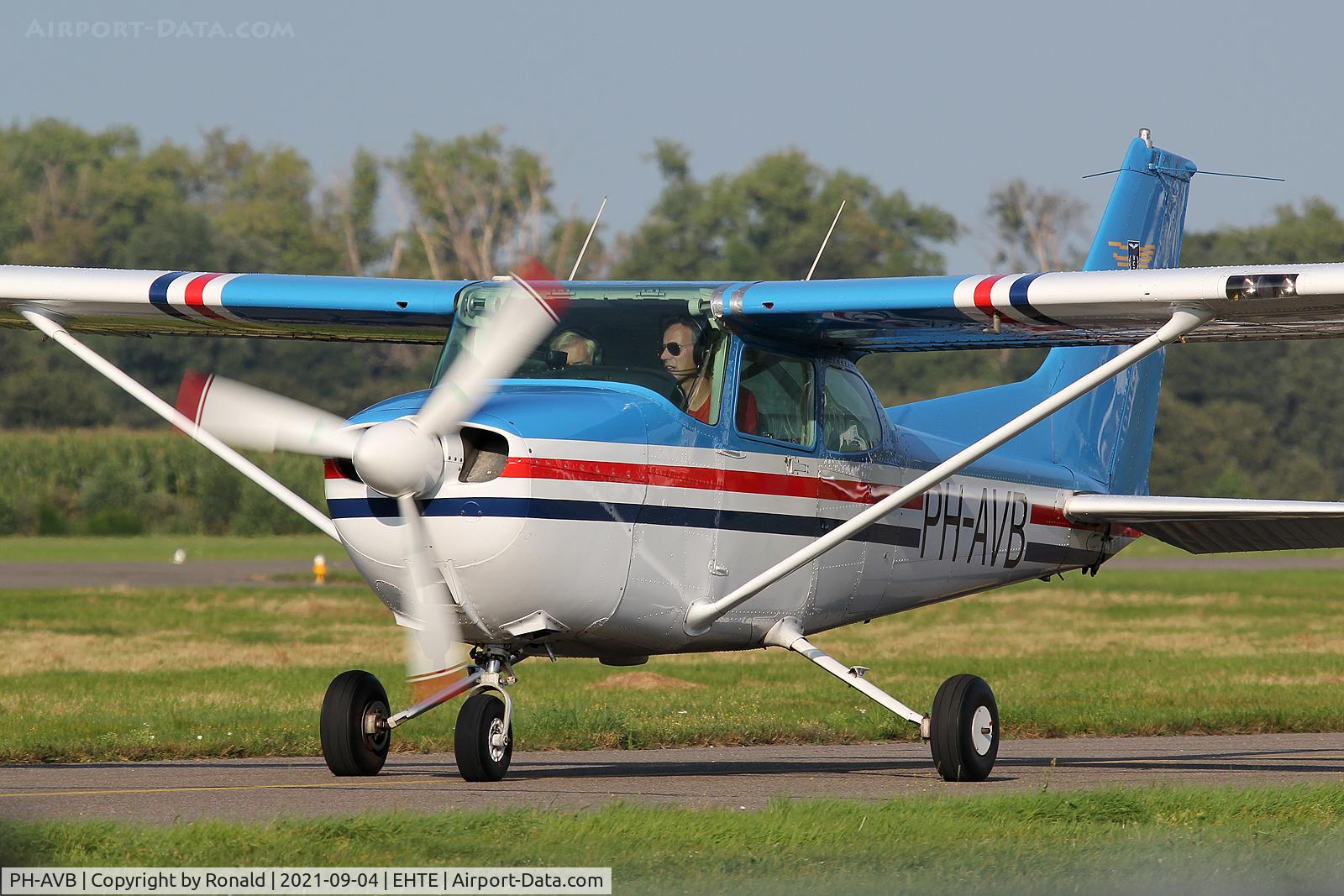 PH-AVB, 1982 Reims F172P C/N F17202185, at teuge