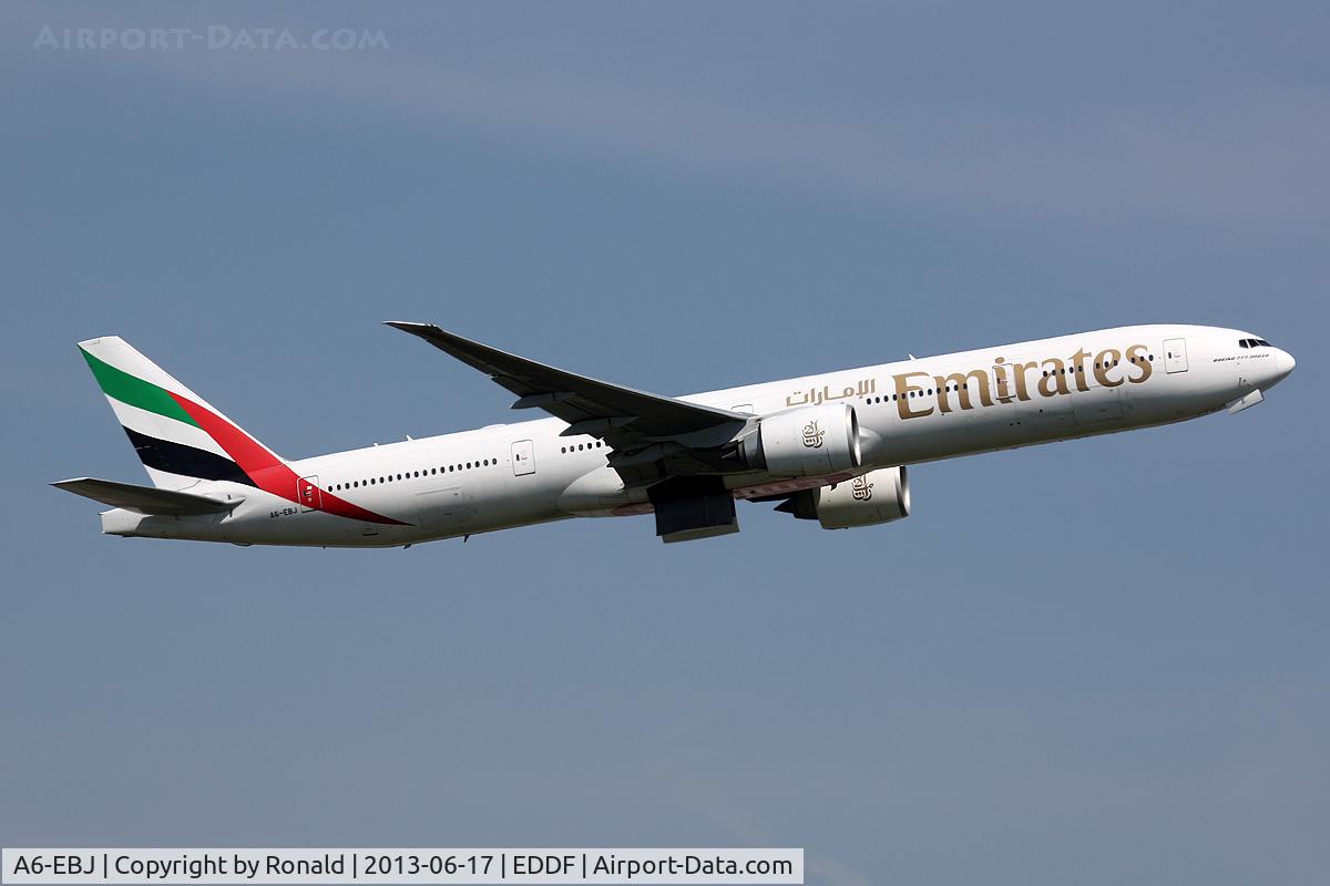 A6-EBJ, 2005 Boeing 777-36N/ER C/N 32787, at fra