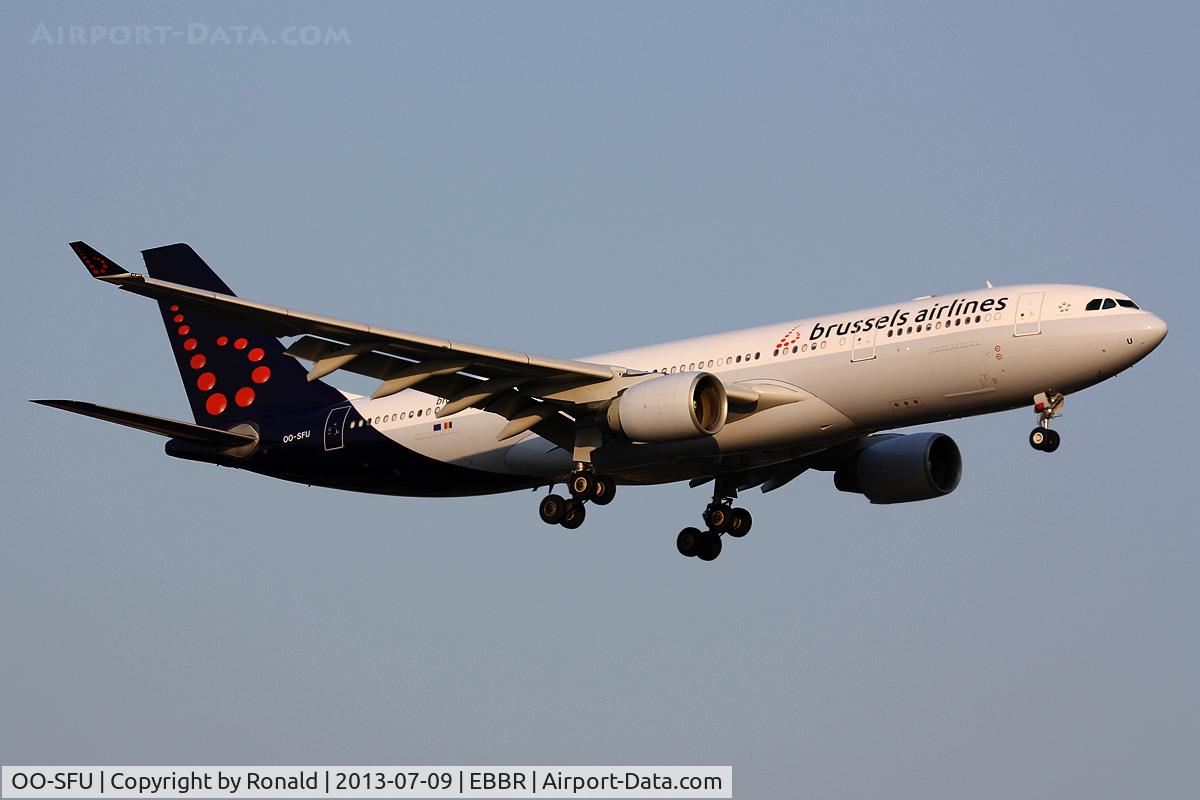 OO-SFU, 2000 Airbus A330-223 C/N 324, at bru