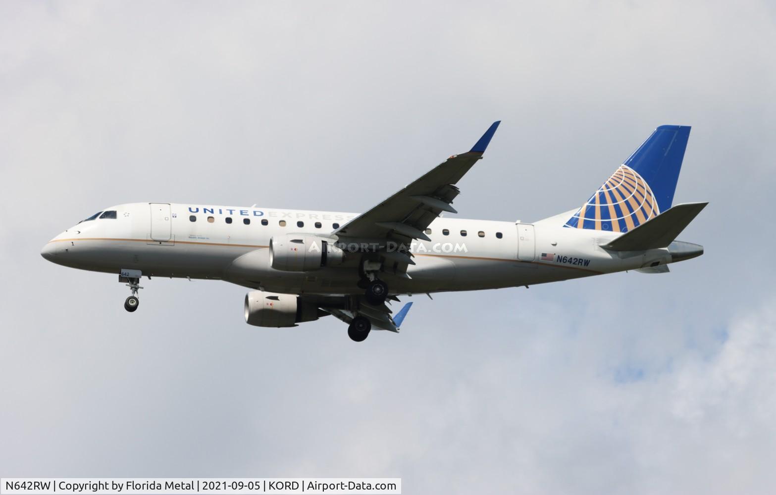 N642RW, 2004 Embraer 170SE (ERJ-170-100SE) C/N 17000063, ORD 2021