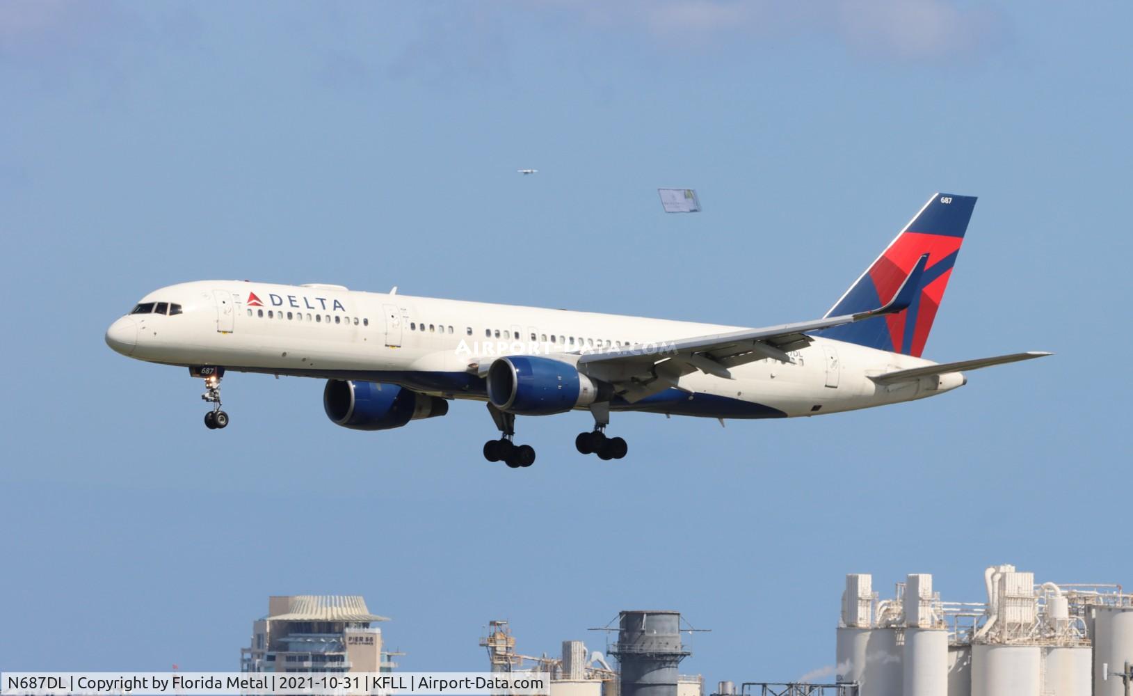 N687DL, 1998 Boeing 757-232 C/N 27586, FLL 2021