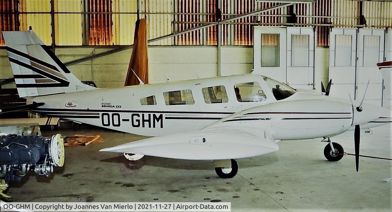 OO-GHM, Piper PA-34-220T Seneca II C/N 348133021, Slide scan