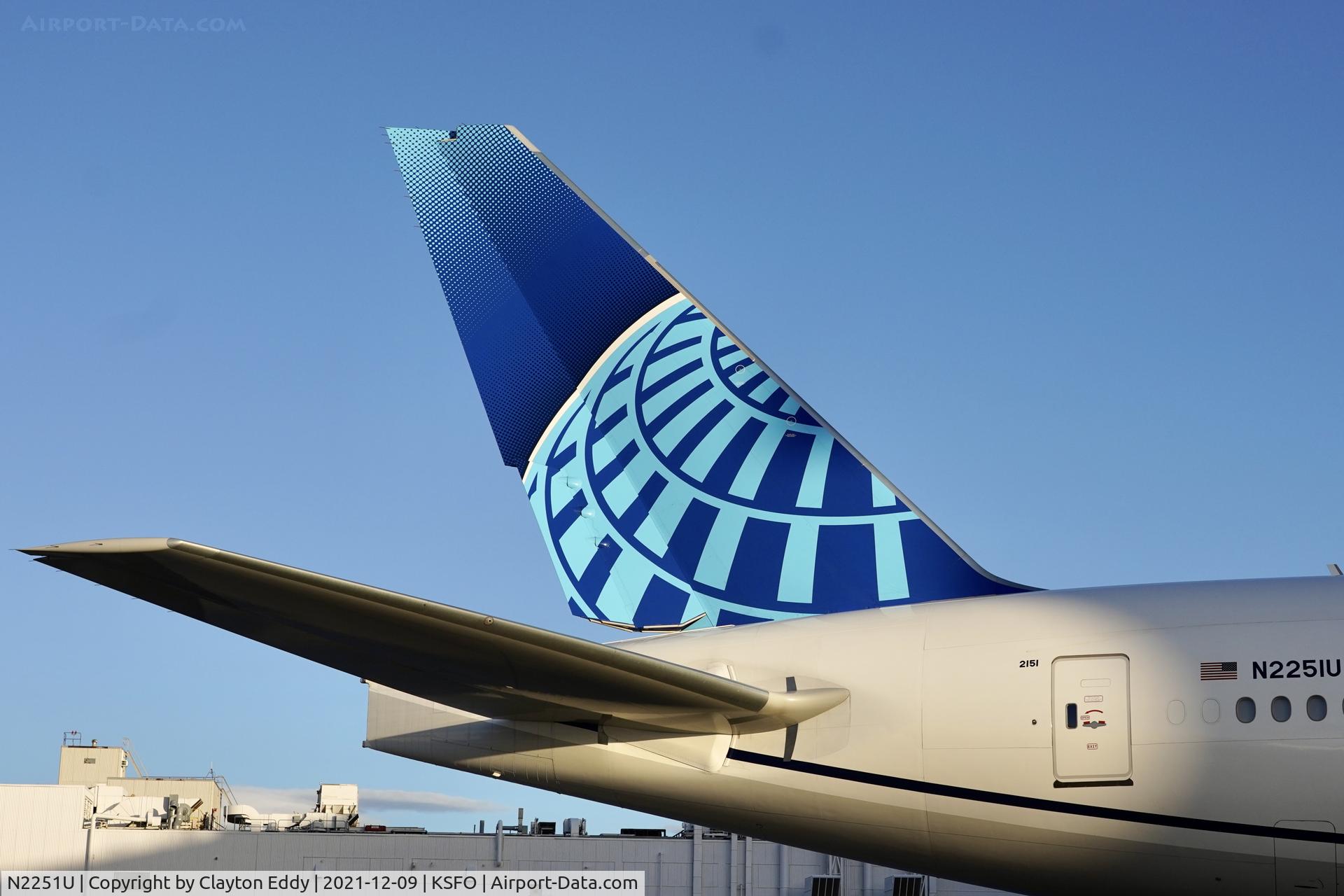 N2251U, 2020 Boeing 777-300/ER C/N 66591, SFO 2021.