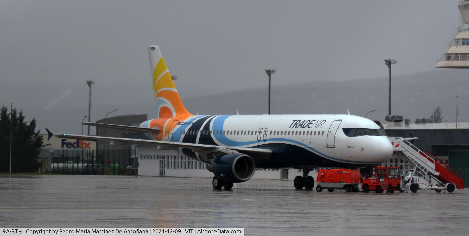 9A-BTH, 2001 Airbus A320-214 C/N 1454, Aeropuerto de Foronda - Vitoria-Gasteiz - Euskadi - España