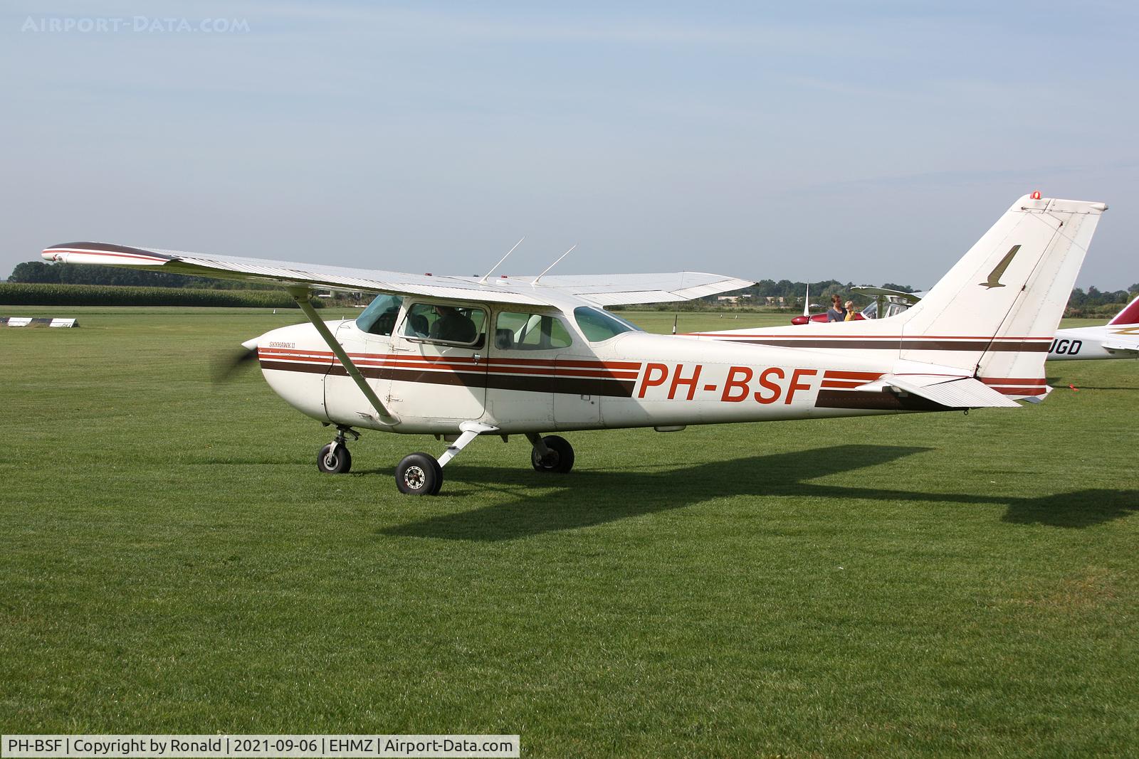 PH-BSF, 1979 Cessna 172N C/N 17272710, at ehmz