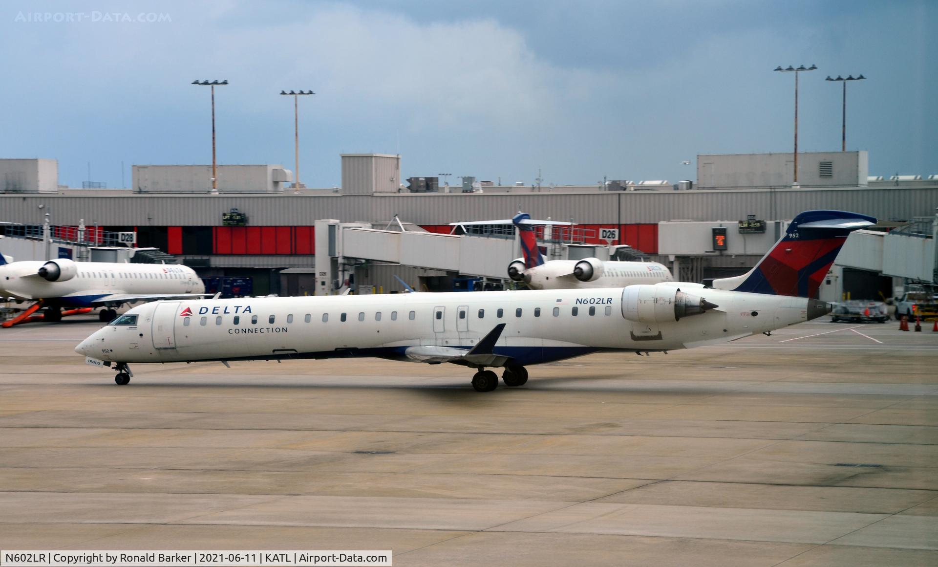 N602LR, 2008 Bombardier CRJ-900ER (CL-600-2D24) C/N 15151, Taxi Atlanta