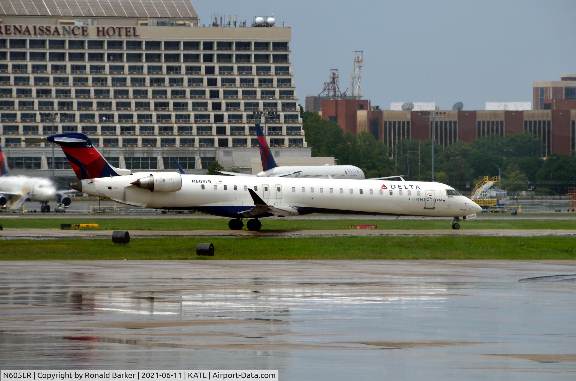 N605LR, 2008 Bombardier CRJ-900ER (CL-600-2D24) C/N 15160, Taxi for takeoff Atlanta