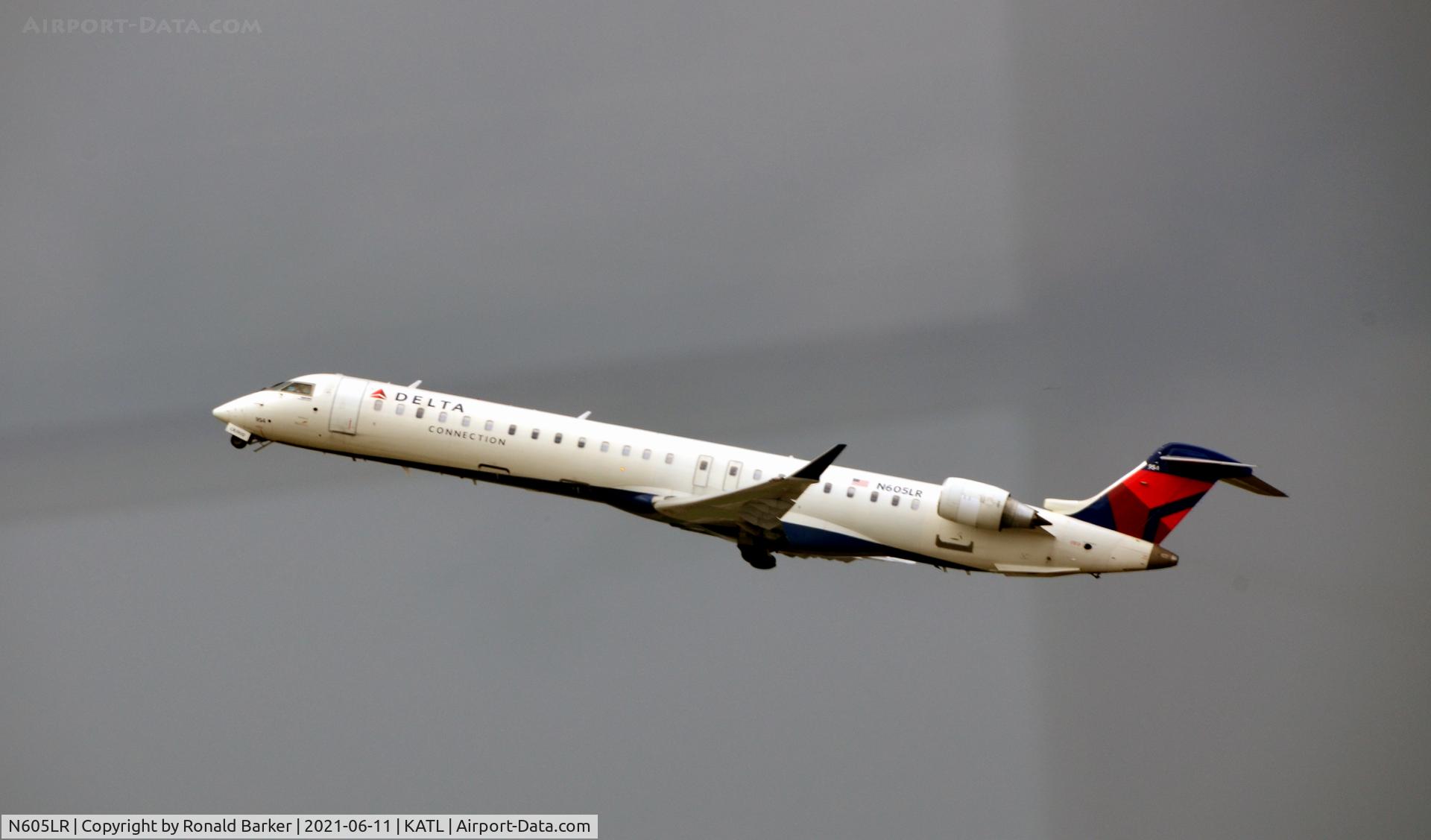 N605LR, 2008 Bombardier CRJ-900ER (CL-600-2D24) C/N 15160, Takeoff Atlanta