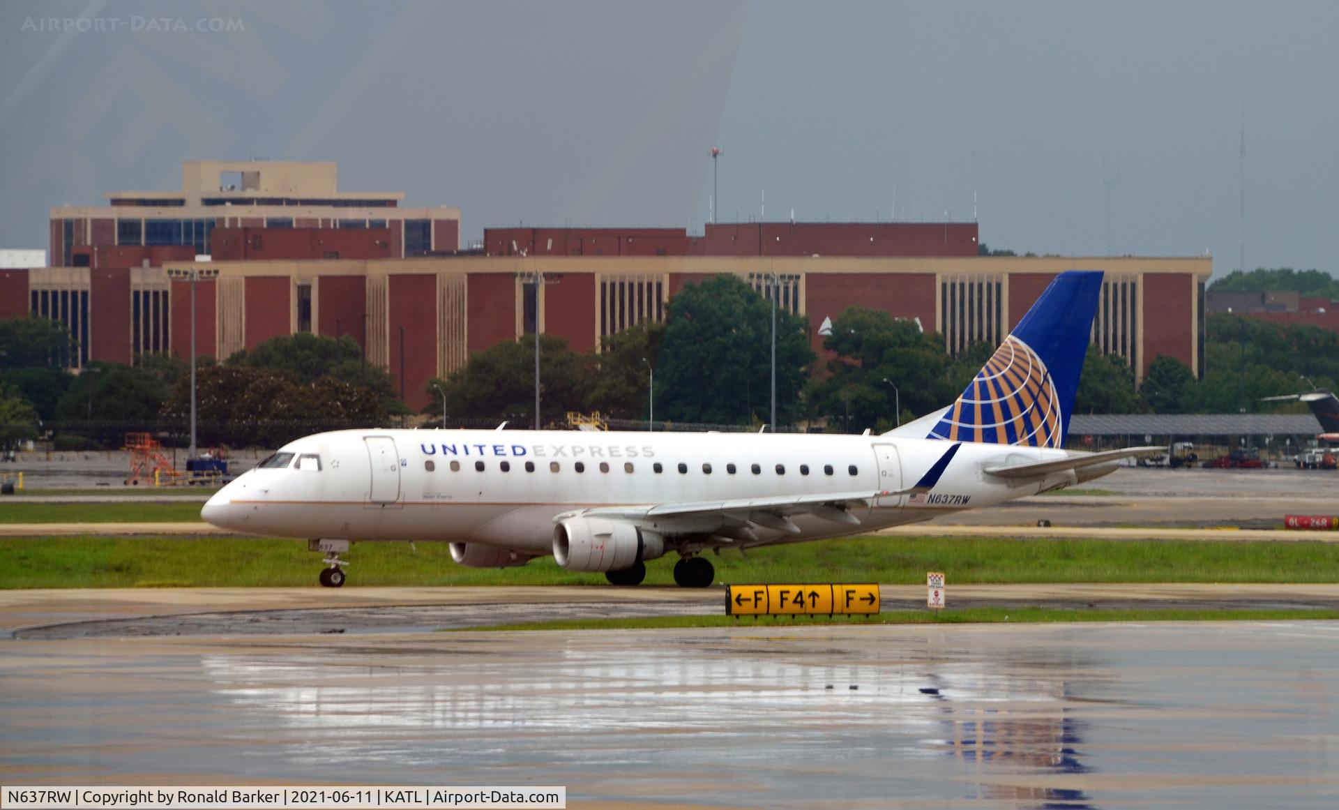 N637RW, 2004 Embraer 170SE (ERJ-170-100SE) C/N 17000051, Taxi Atlanta